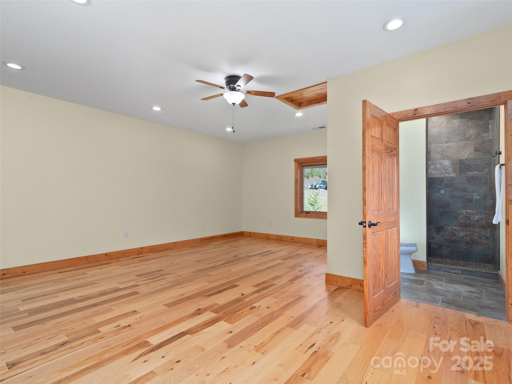 350 Inverness Drive Property Photo 28
