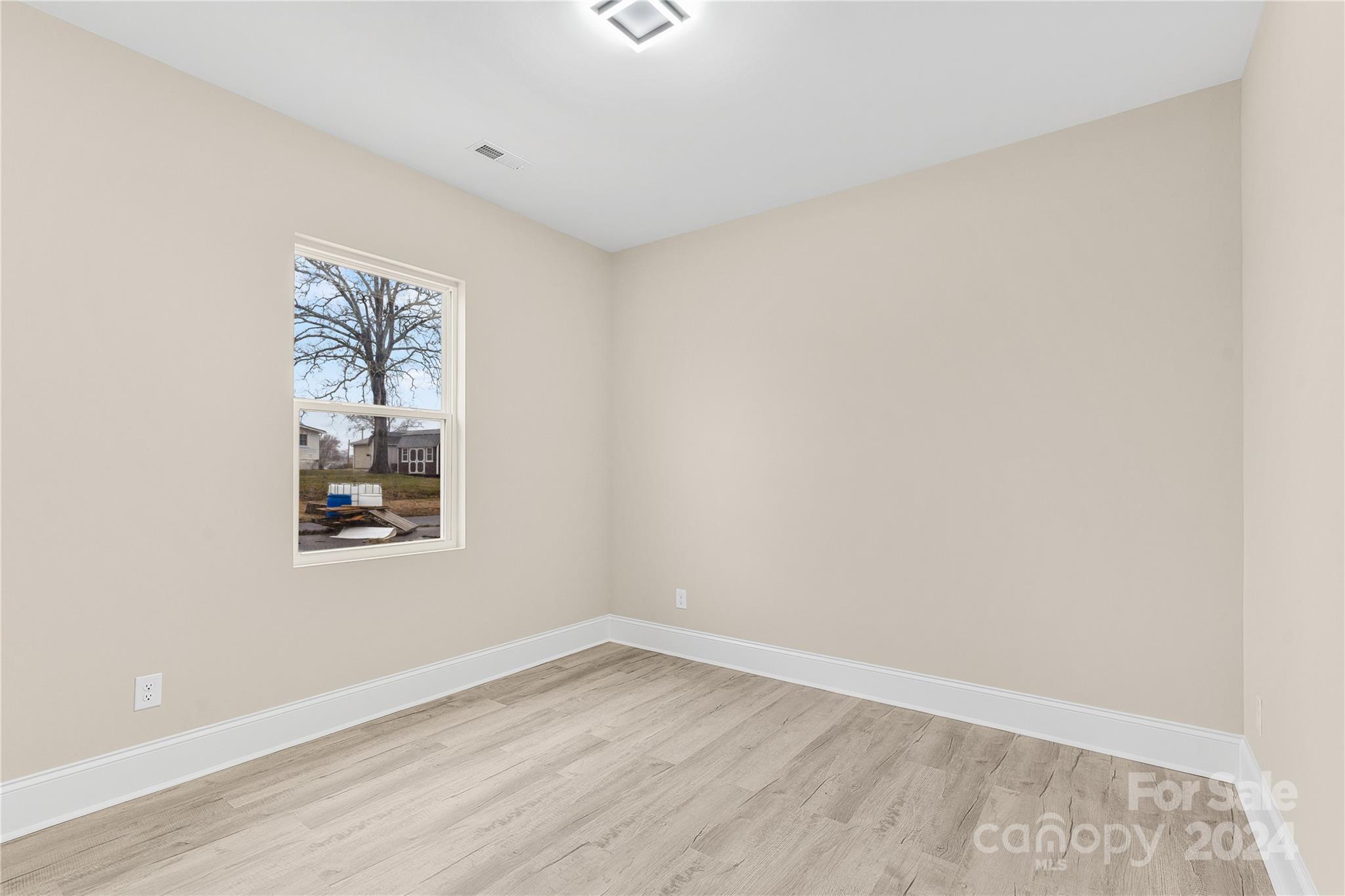 2600 Main Ave Drive Property Photo 16
