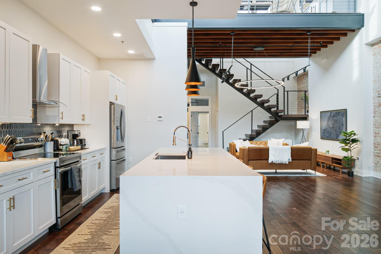 122 College Street Property Photo 7