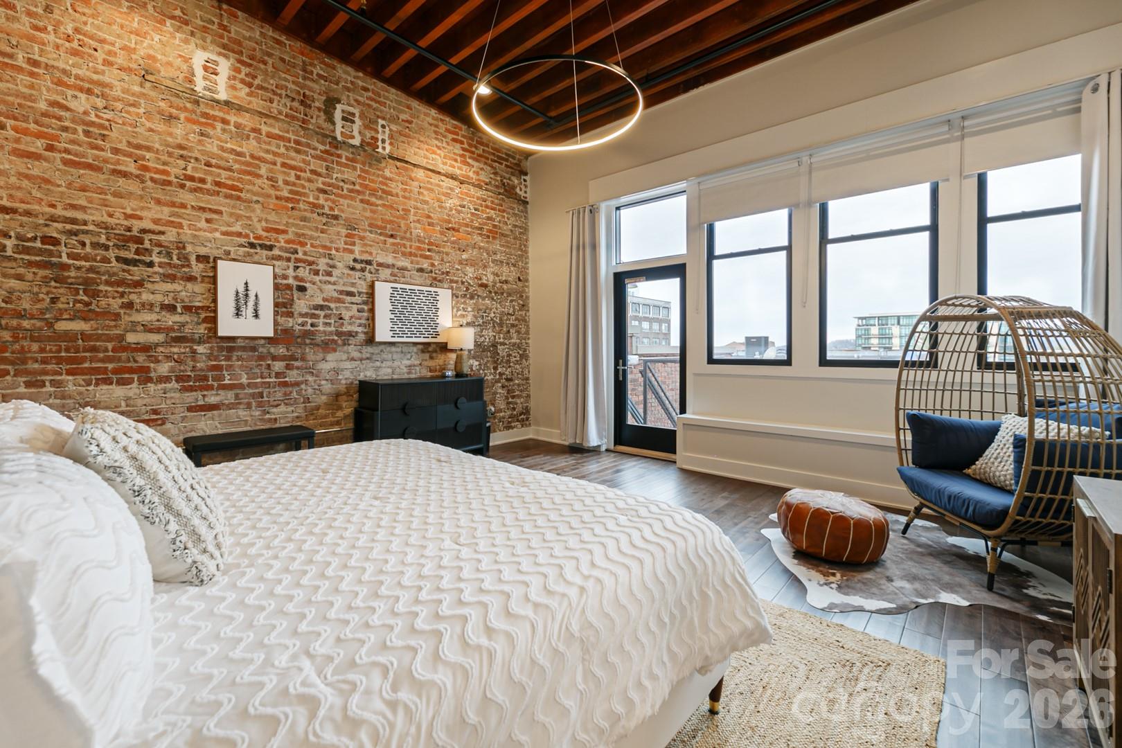 122 College Street Property Photo 14
