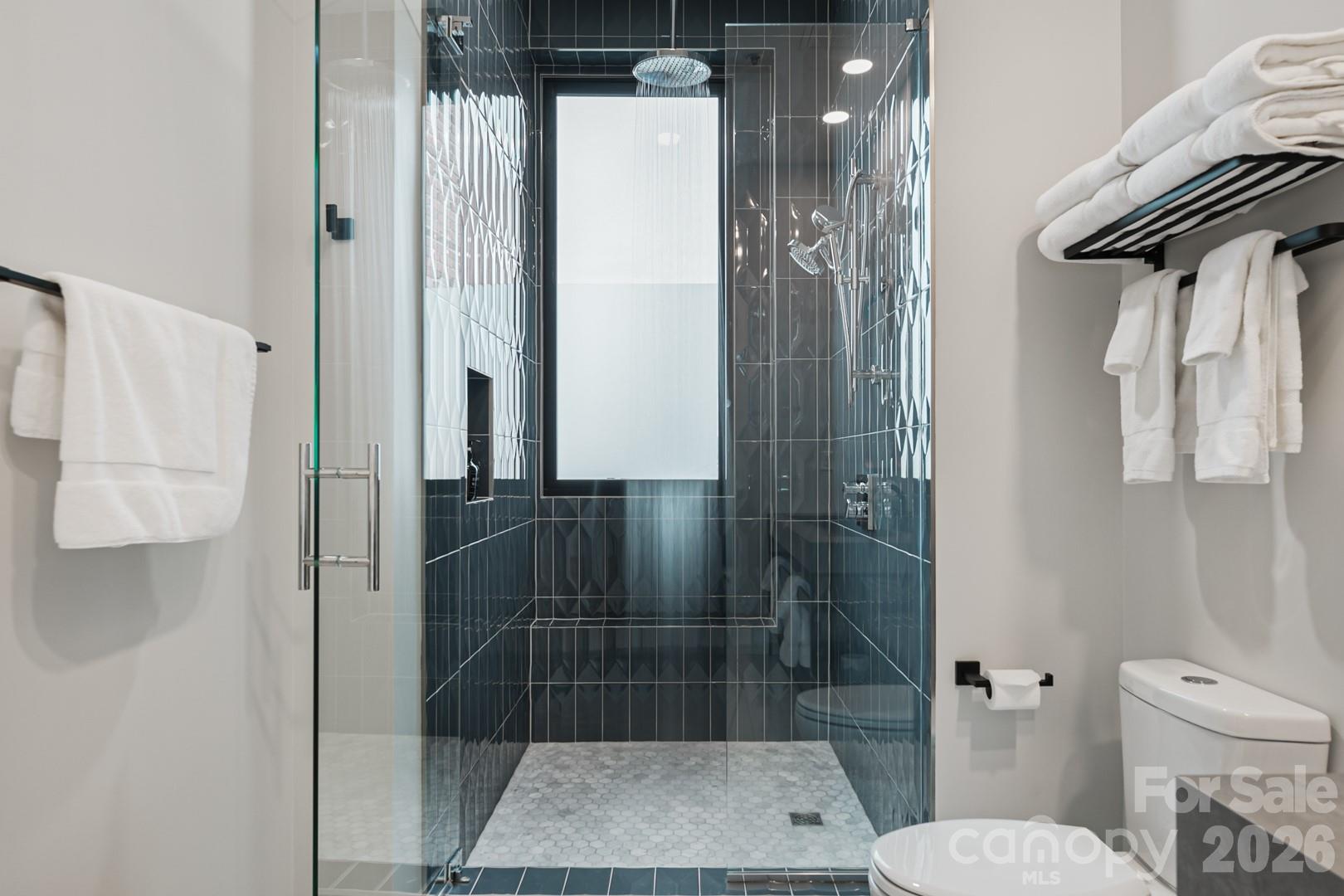 122 College Street Property Photo 16