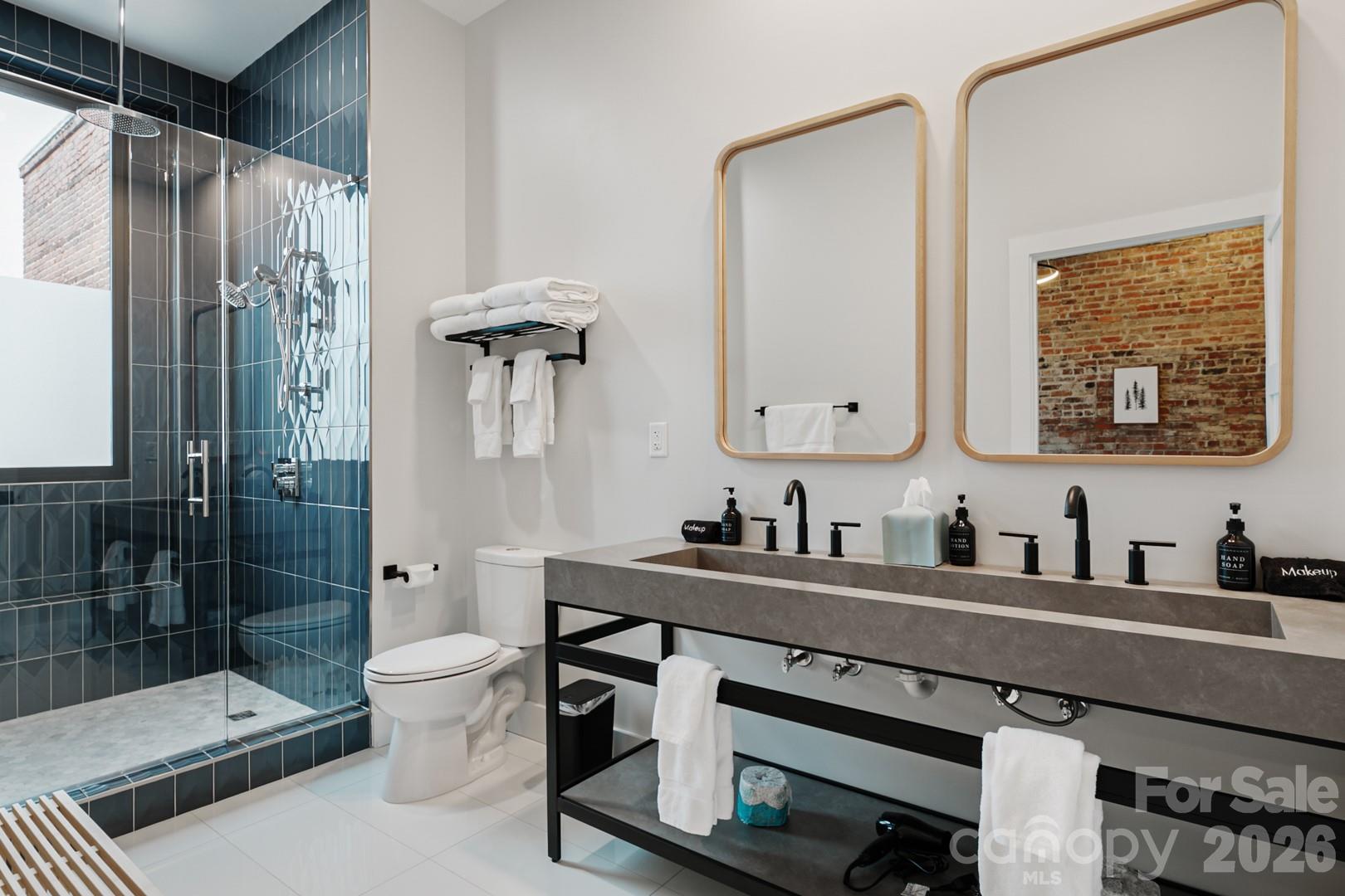 122 College Street Property Photo 41