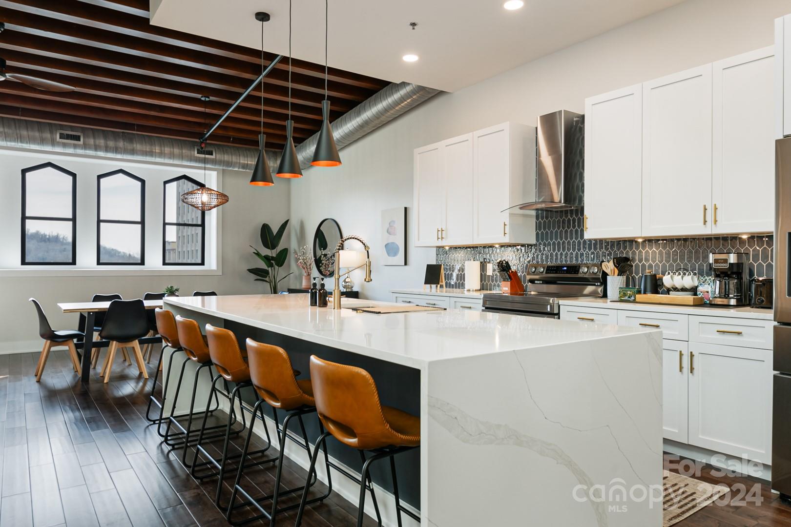 122 College Street 201-202-301 Property Photo 2