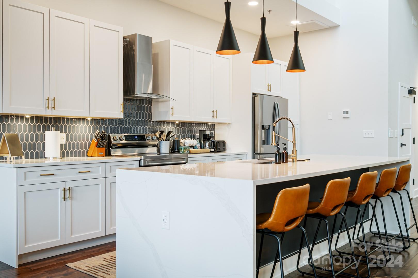 122 College Street 201-202-301 Property Photo 4