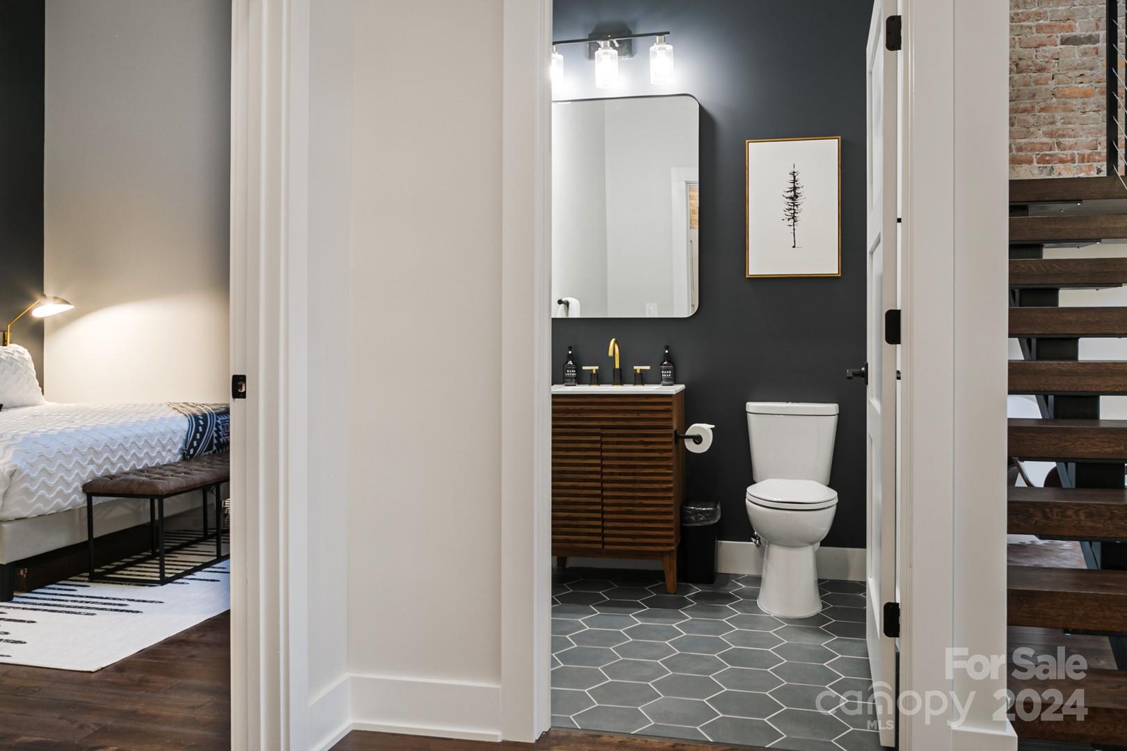 122 College Street 201-202-301 Property Photo 17