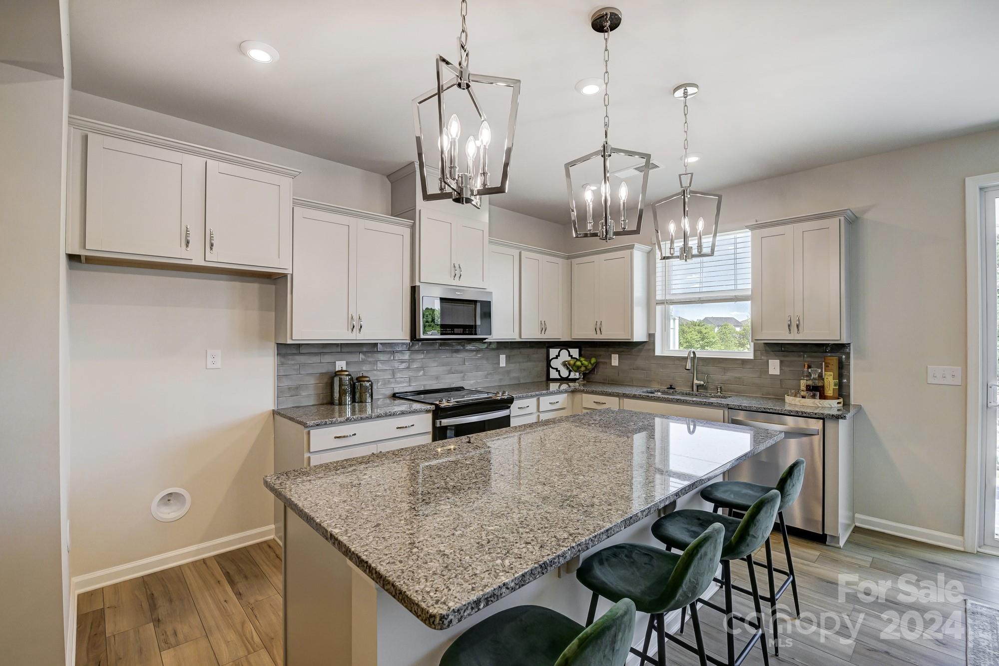 2731 Texana Court Property Photo 8