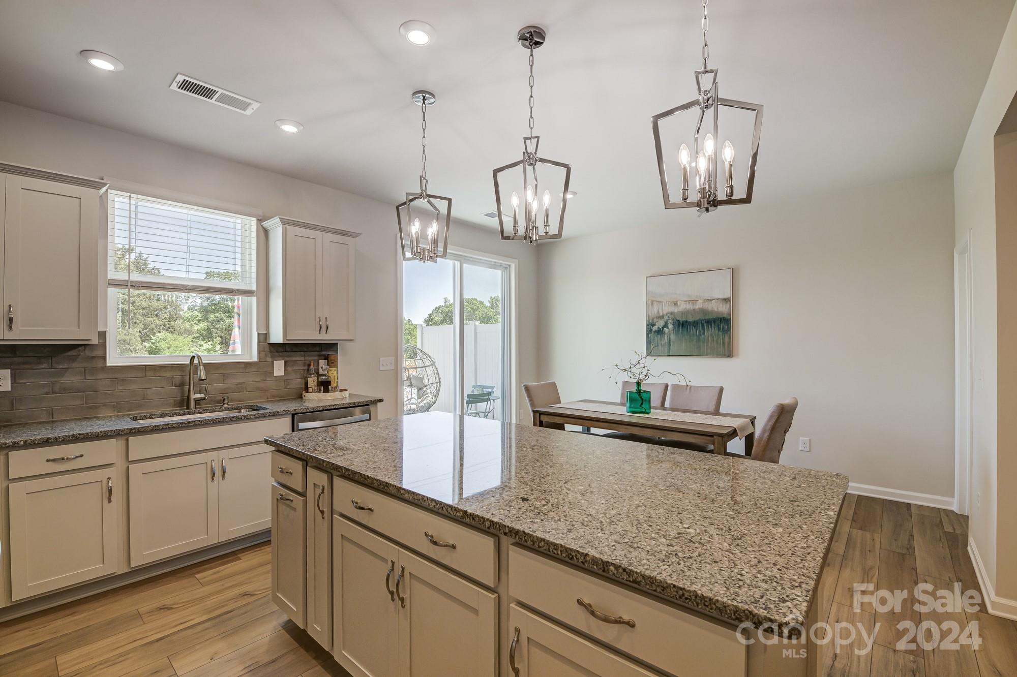 2731 Texana Court Property Photo 11