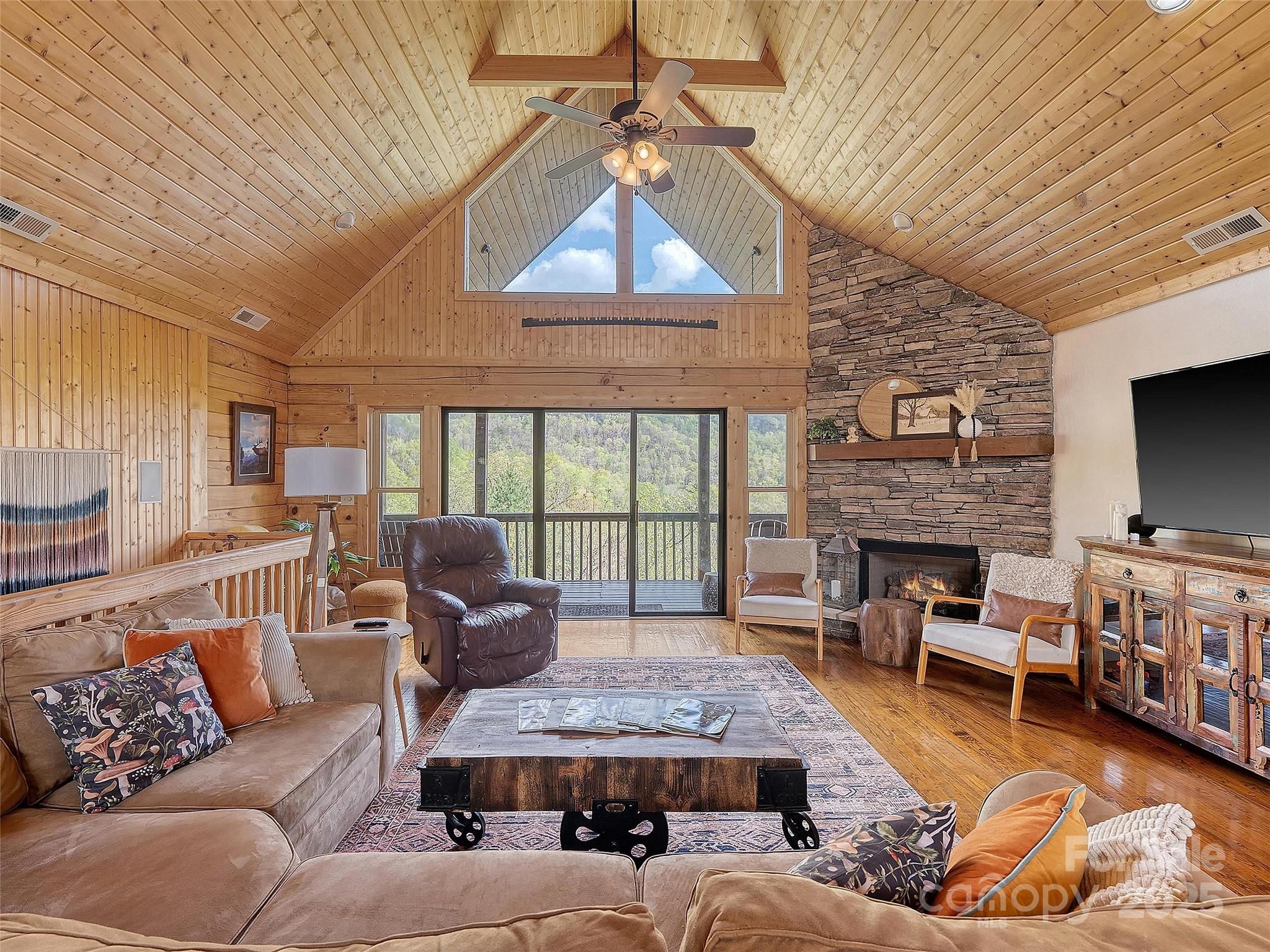 417 Garden Lane Property Photo 6