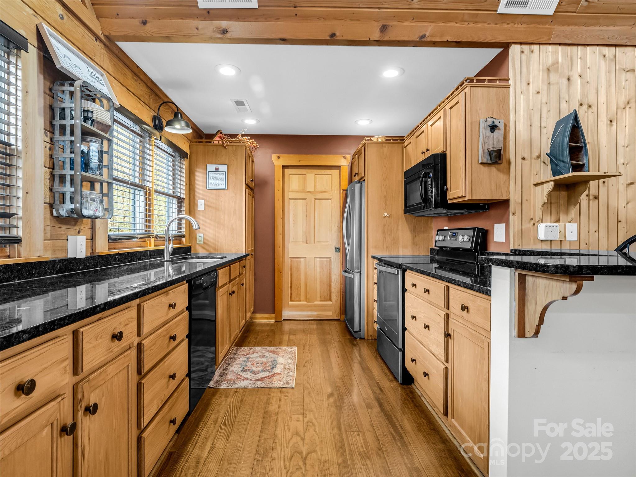 417 Garden Lane Property Photo 13