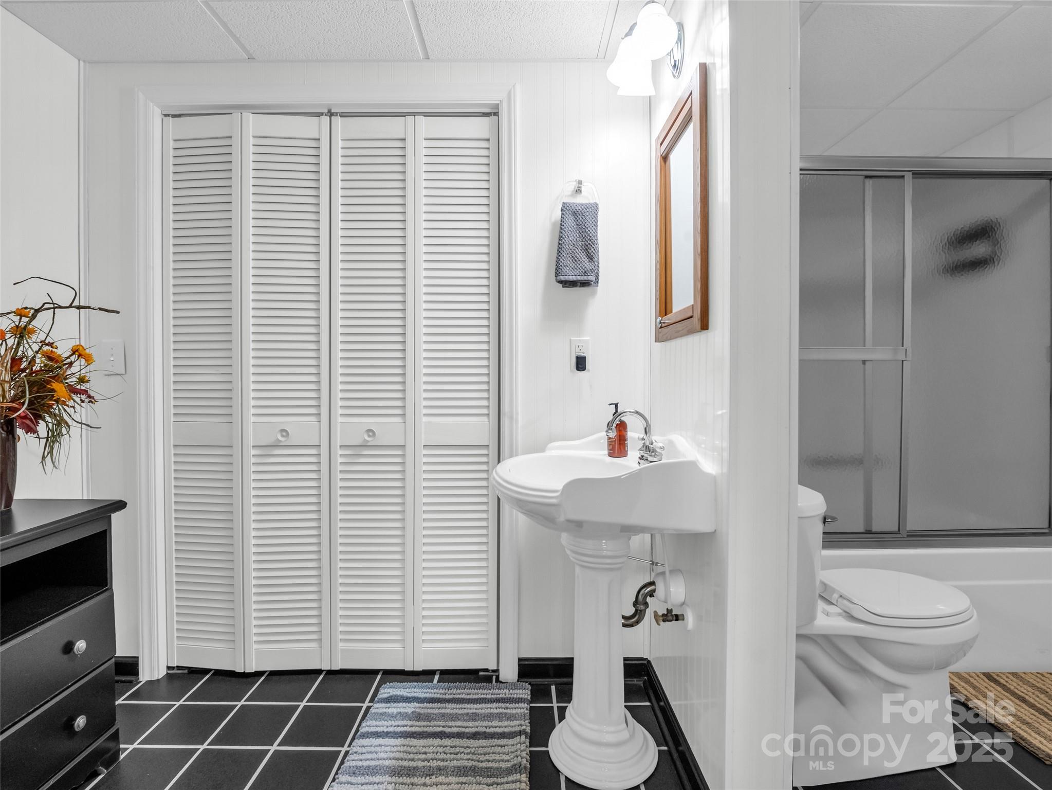 417 Garden Lane Property Photo 43