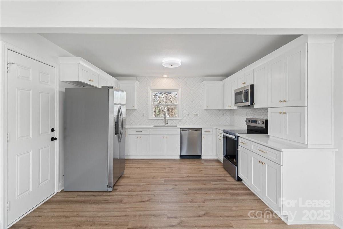 2220 Eastway Drive Property Photo 11