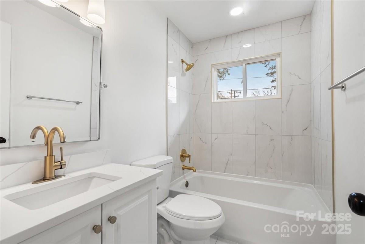 2220 Eastway Drive Property Photo 15