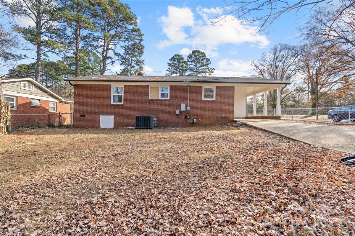 2220 Eastway Drive Property Photo 25
