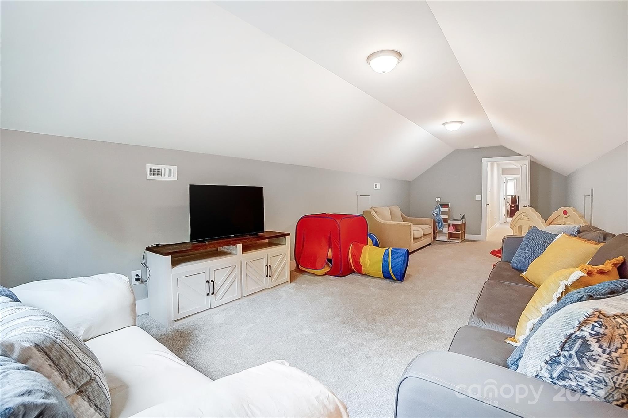 226 Hickory Street Property Photo 40