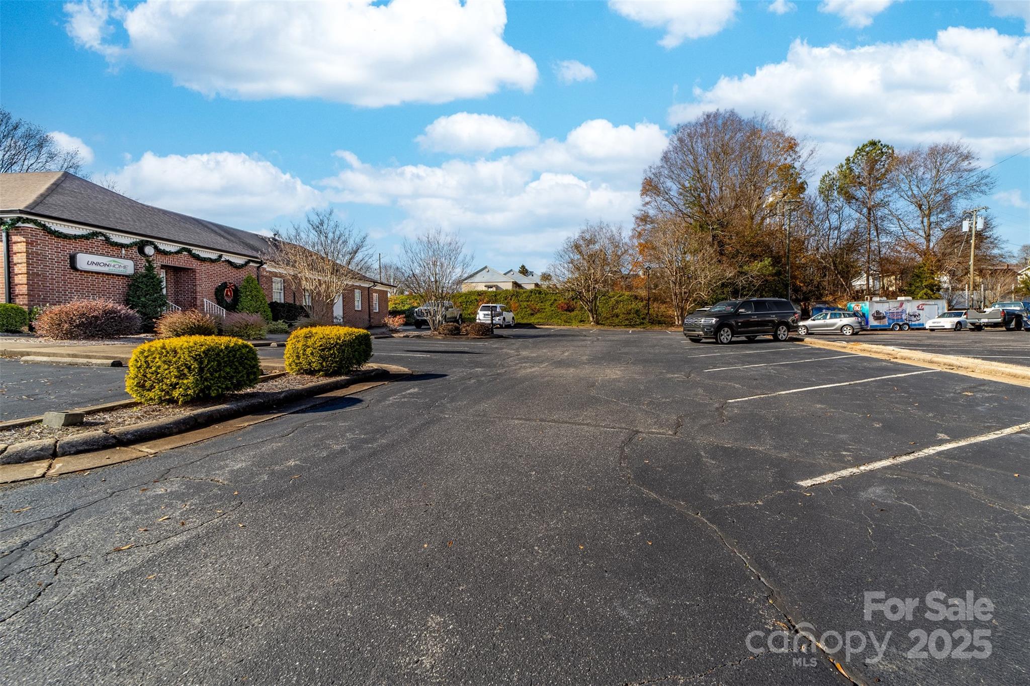 824 S Dekalb Street Property Photo 10