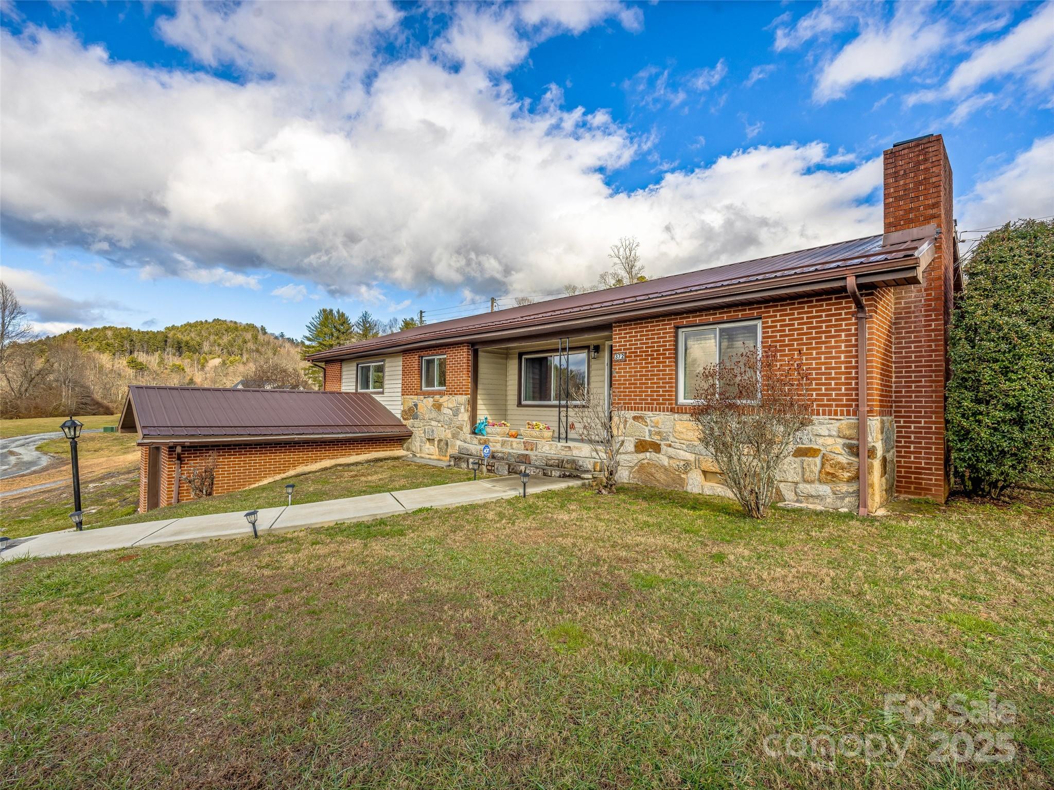 372 Hamilton Road Property Photo