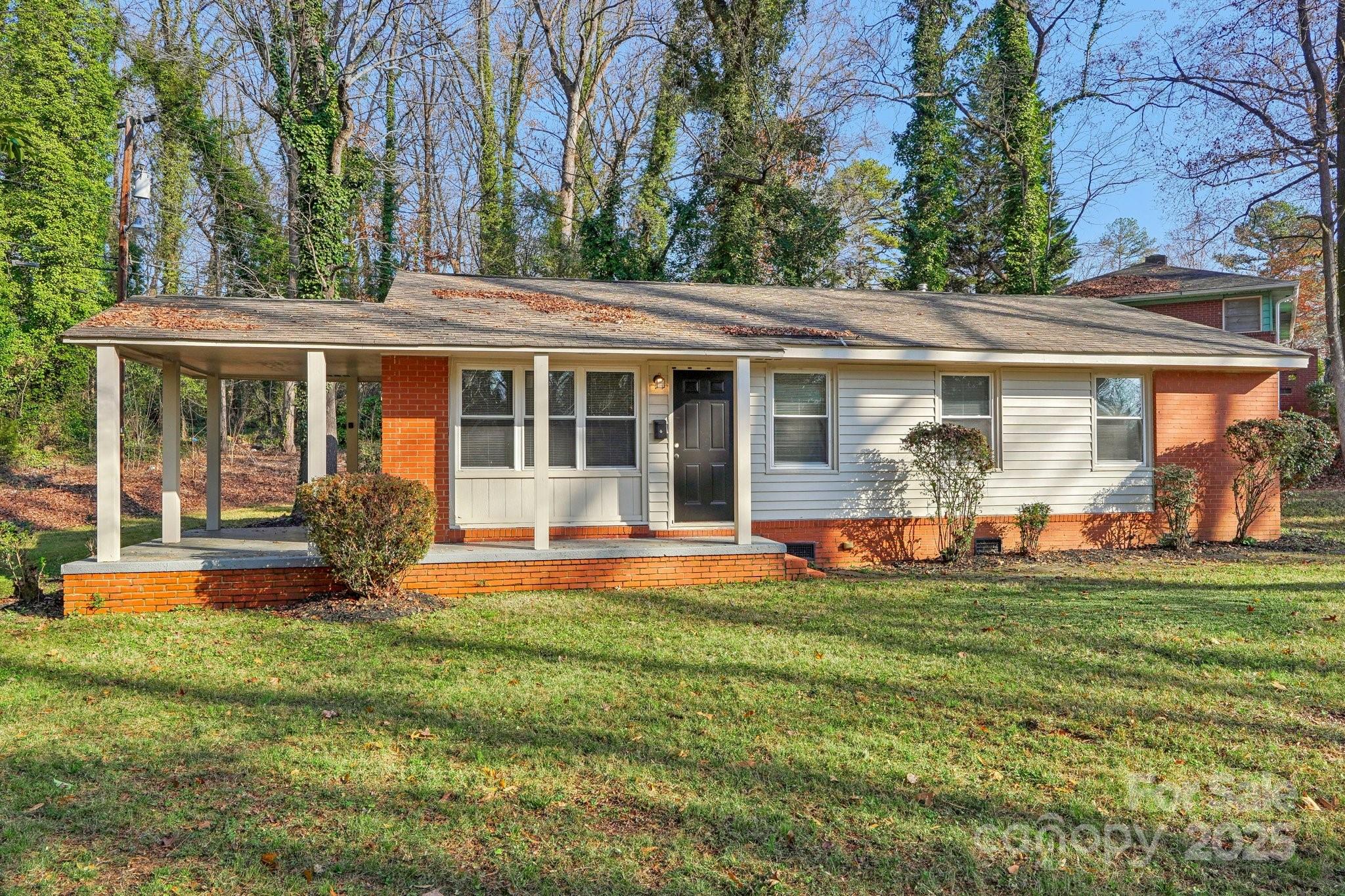 2016 Norwich Place Property Photo