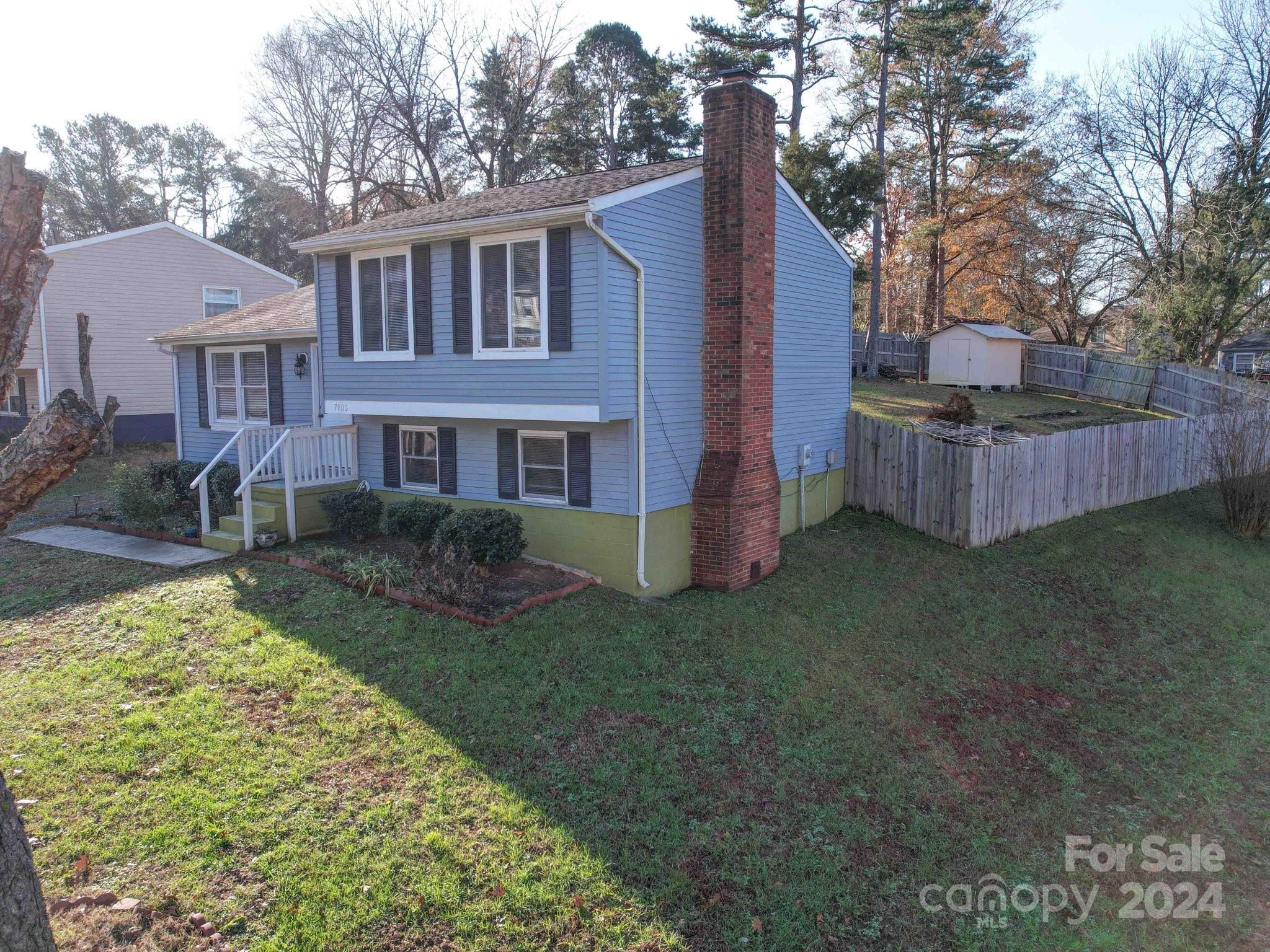 7800 Highbanks Court Property Photo 3