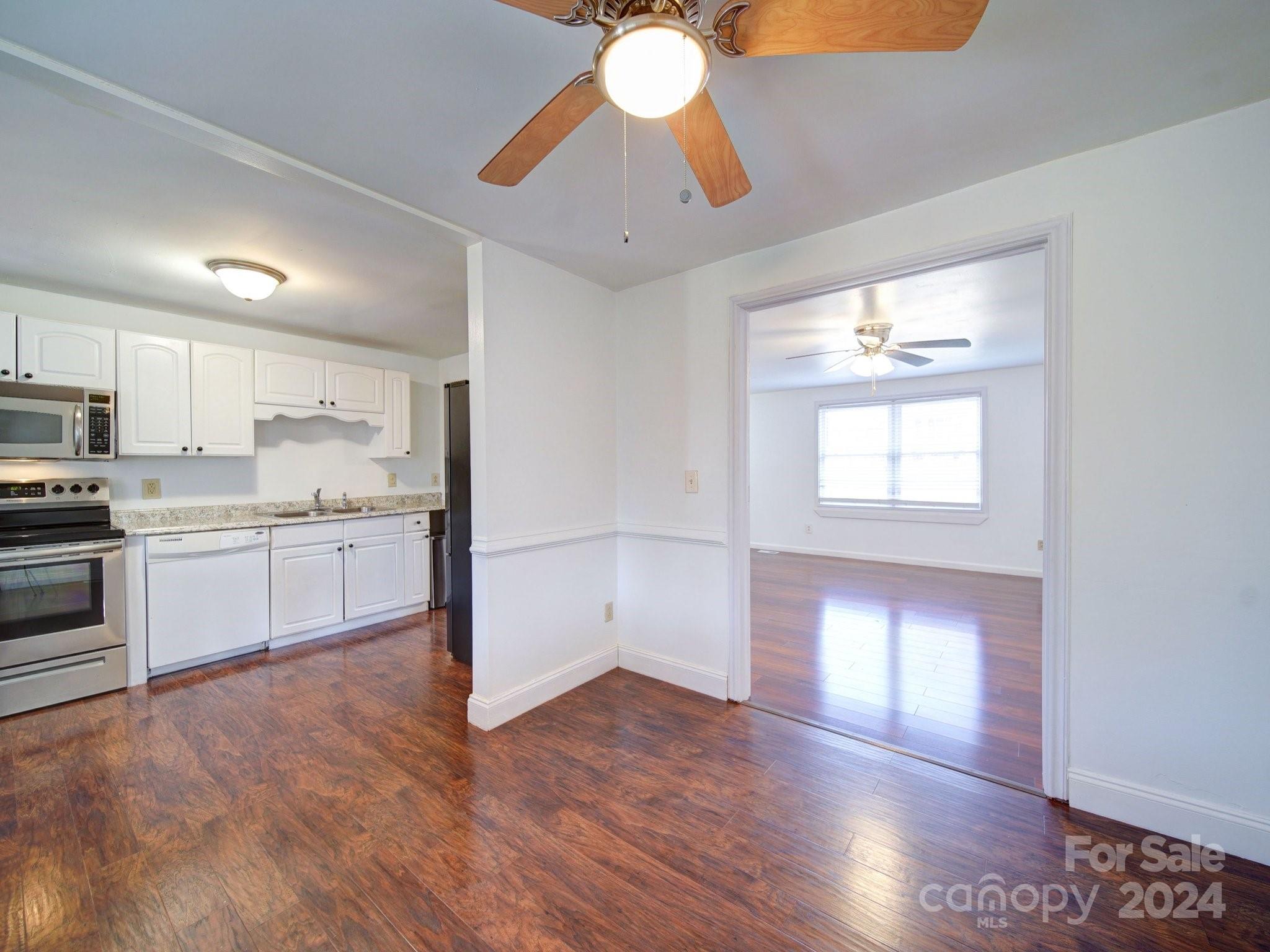 7800 Highbanks Court Property Photo 8