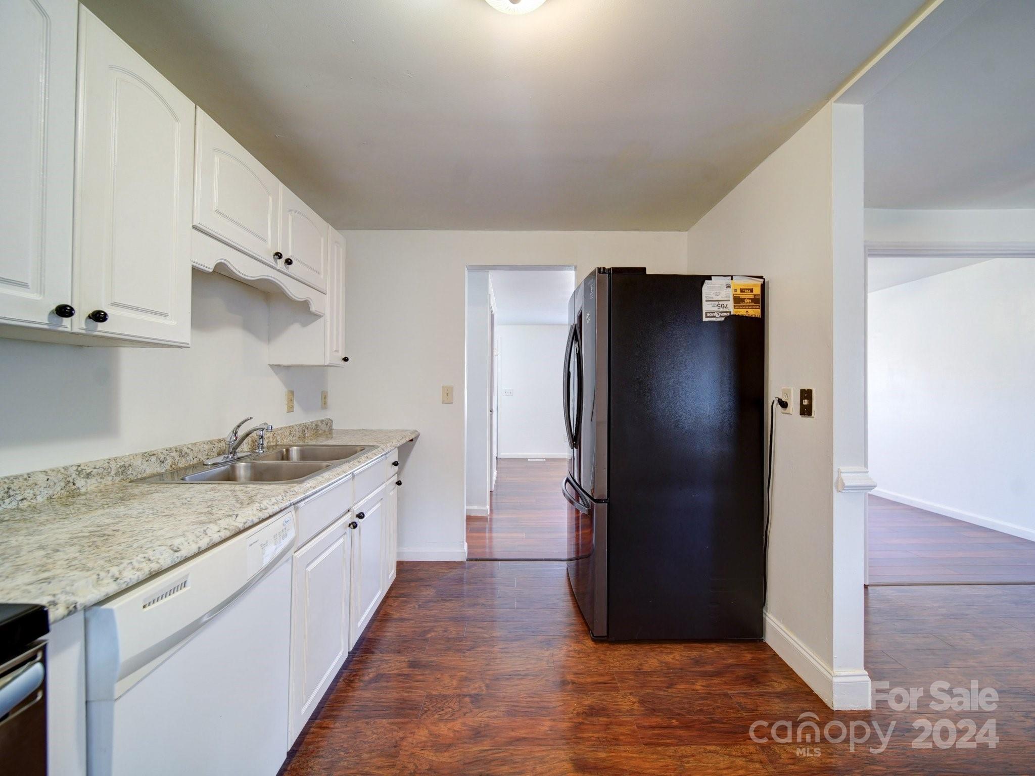 7800 Highbanks Court Property Photo 14