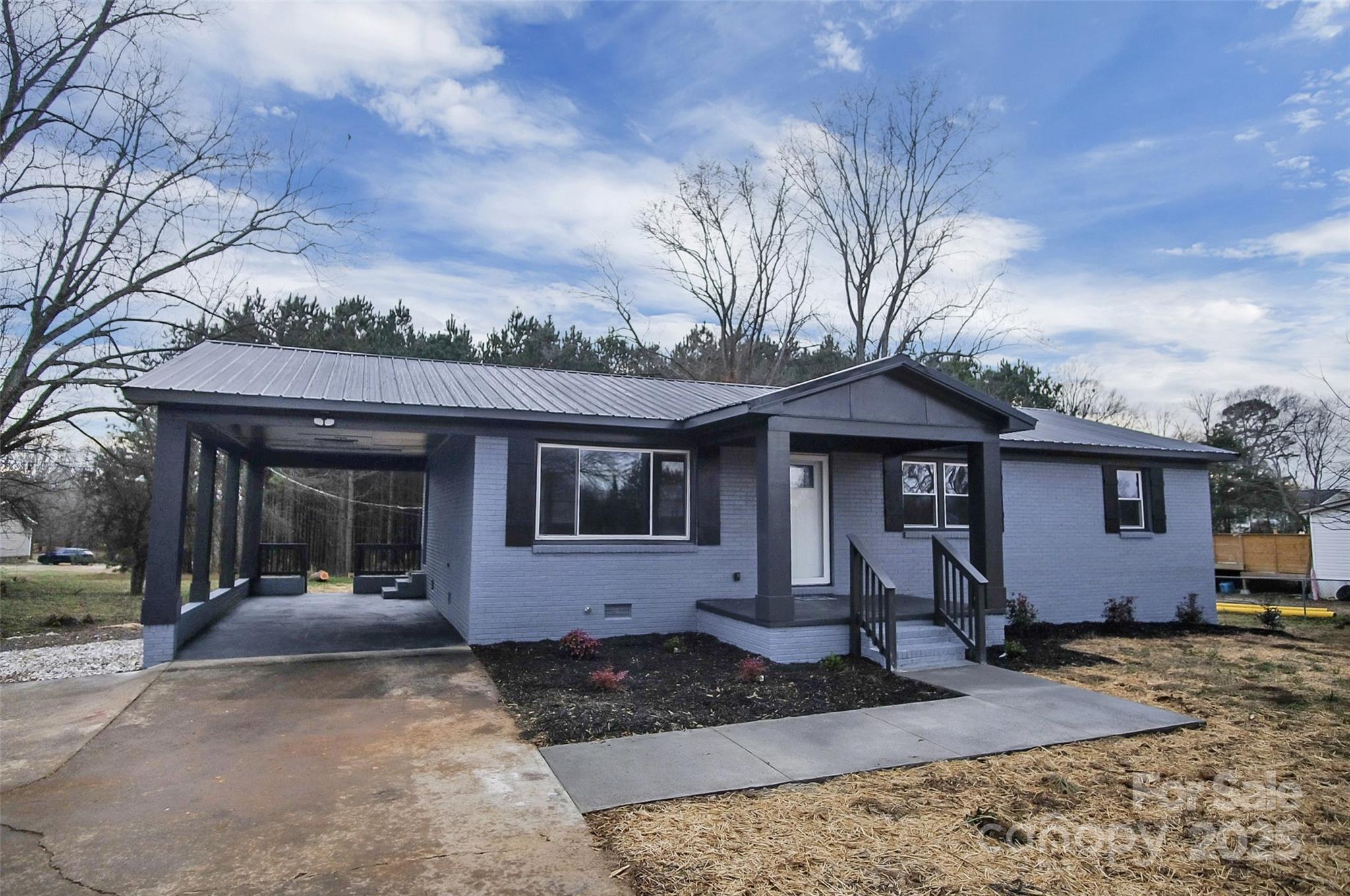 623 Oak Grove Road Property Photo 3