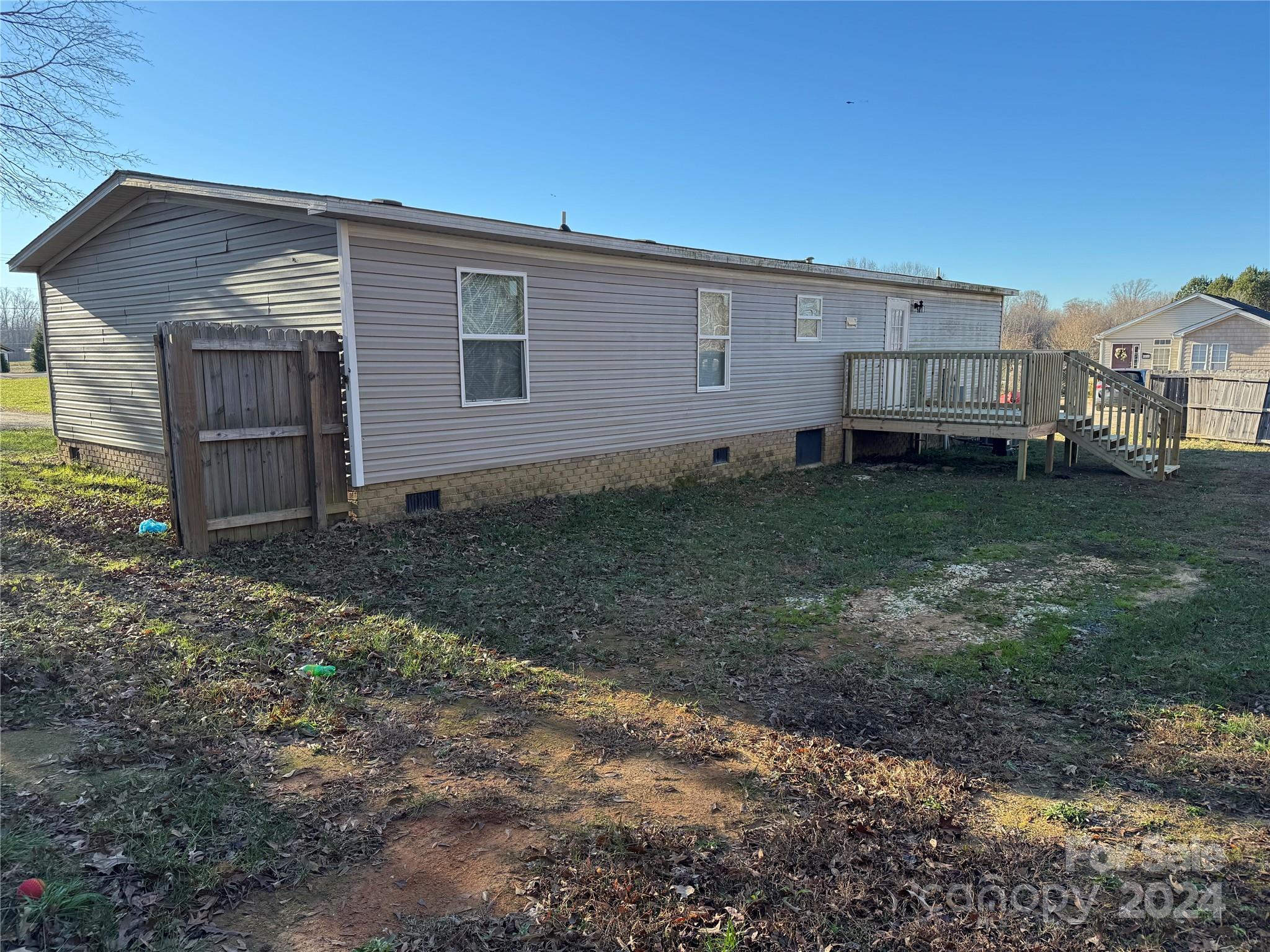 419 Davis Road Property Photo 3