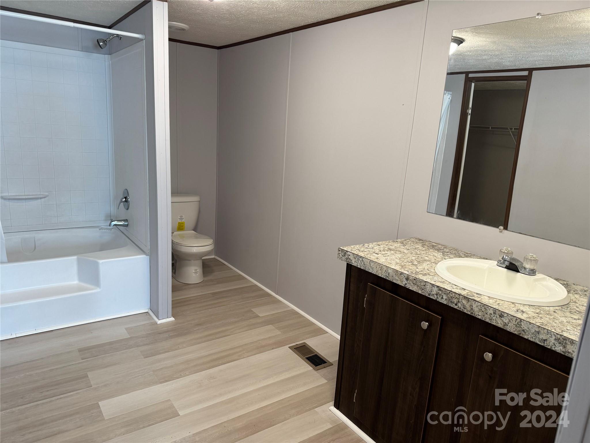 419 Davis Road Property Photo 10