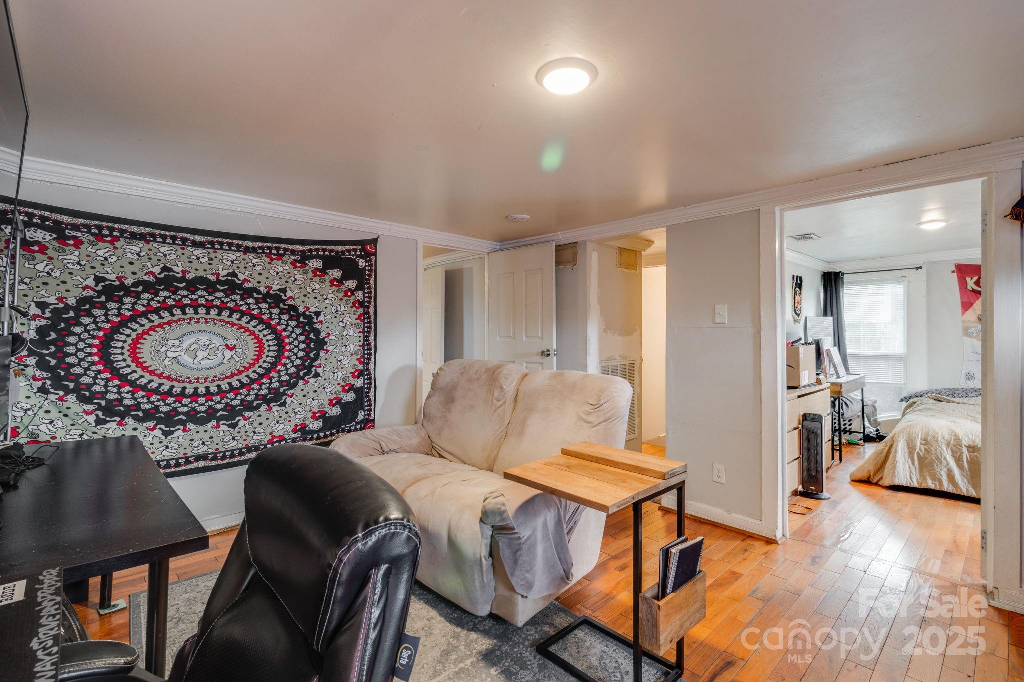 1909 Mitchell Street 57 Property Photo 6