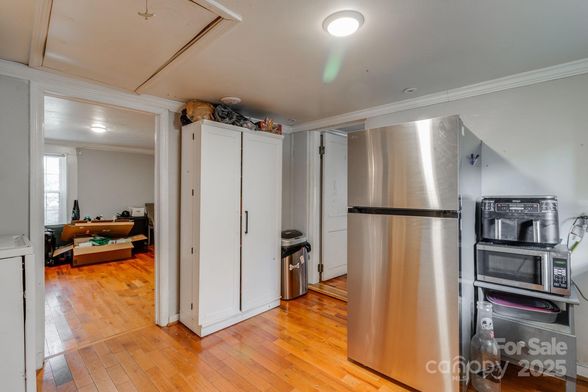 1909 Mitchell Street 57 Property Photo 11