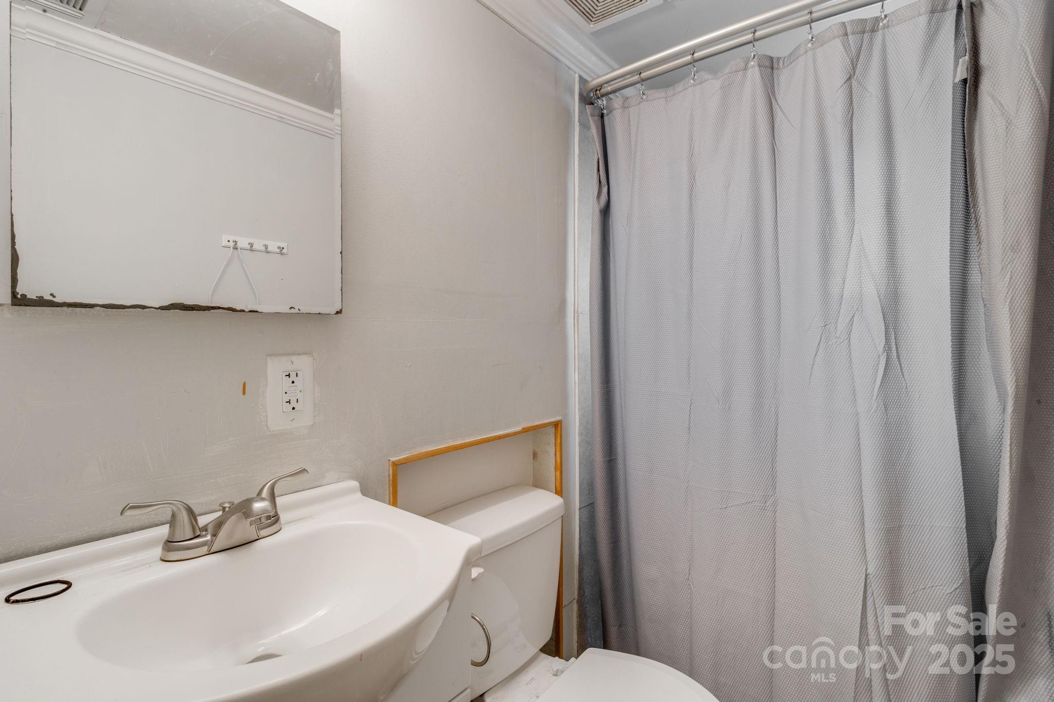 1909 Mitchell Street 57 Property Photo 16