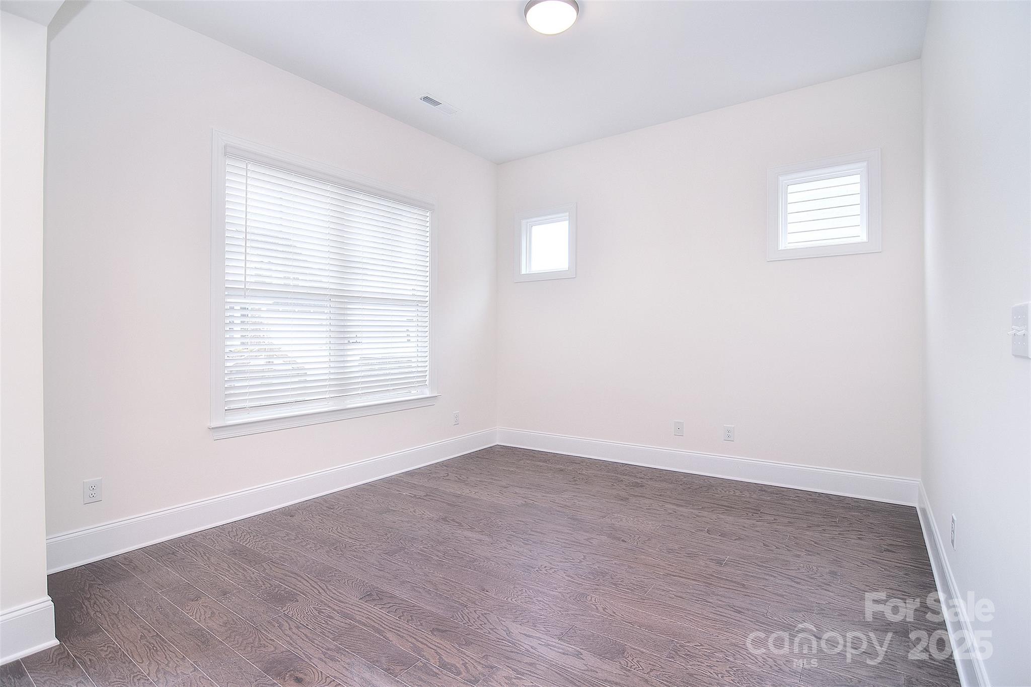 1364 Cedardale Lane Property Photo 13
