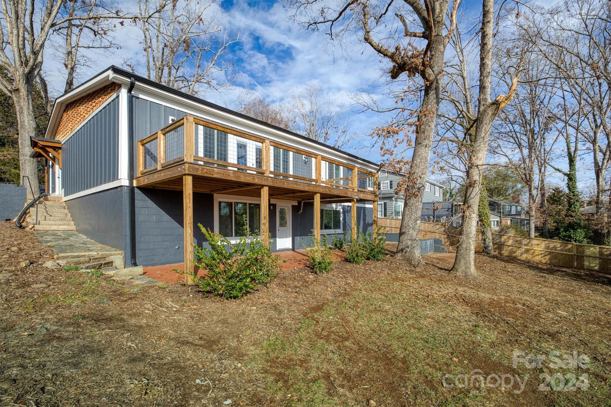 223 West Park Drive Property Photo 4