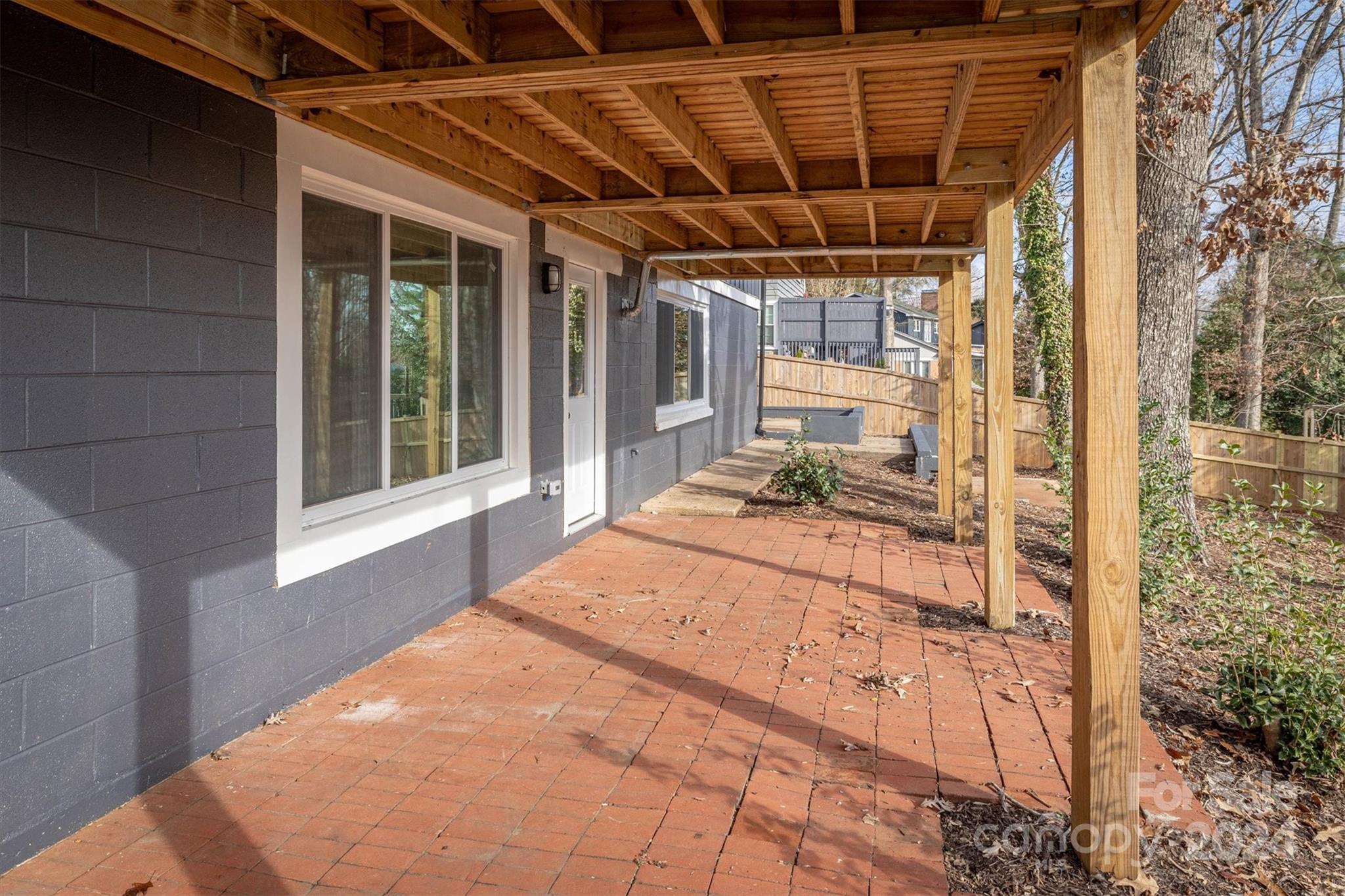 223 West Park Drive Property Photo 7