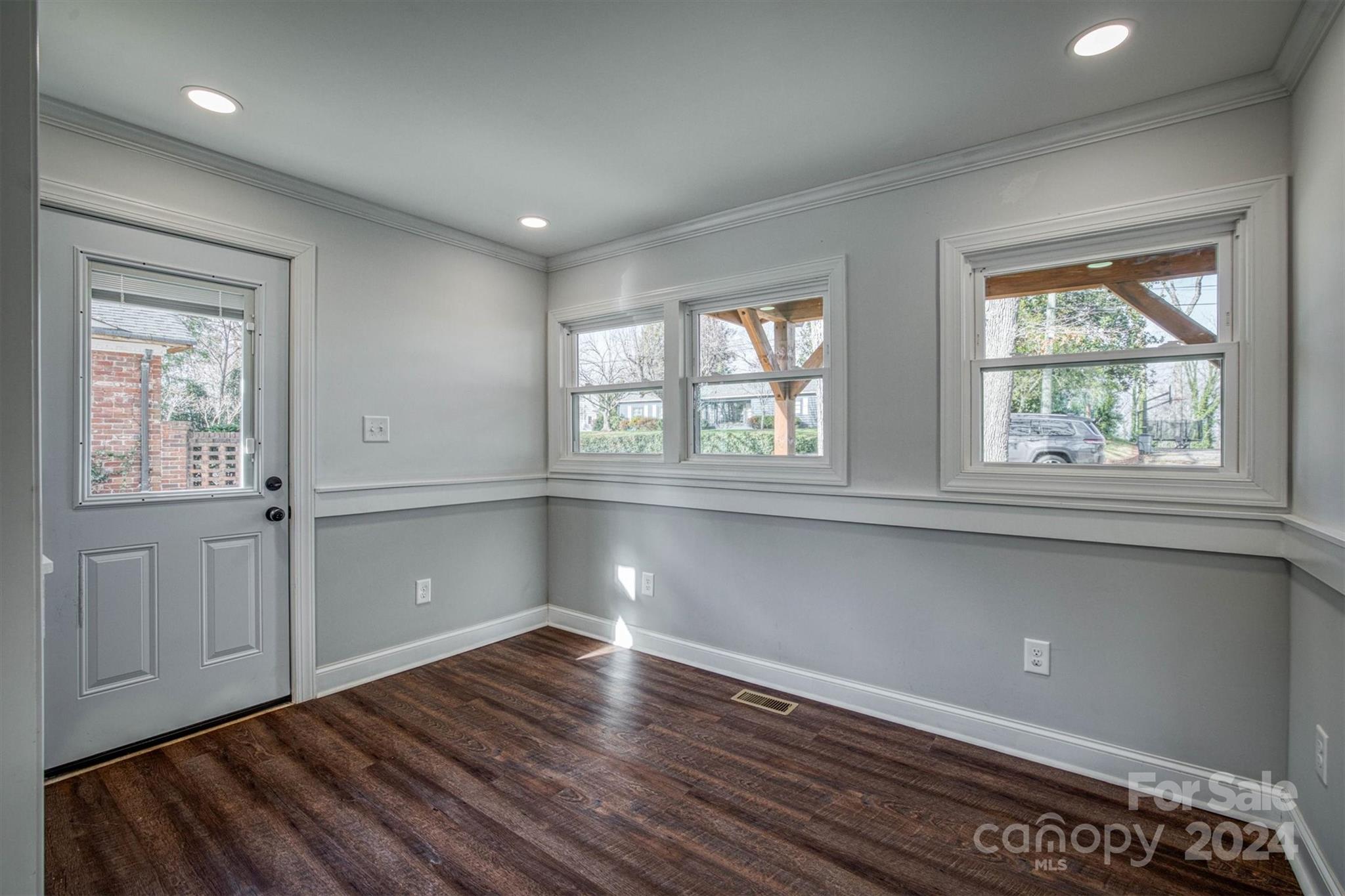 223 West Park Drive Property Photo 12