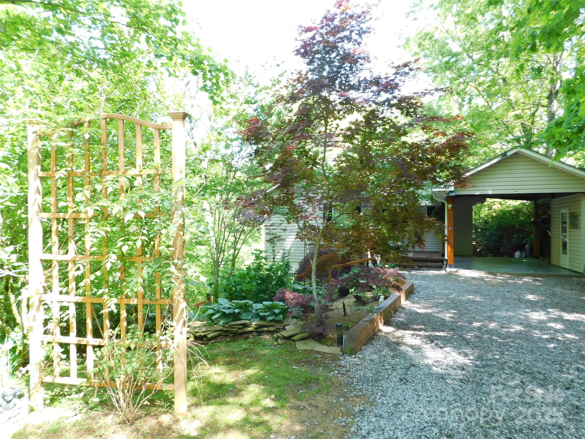 554 Pisgah Forest Drive Property Photo 3
