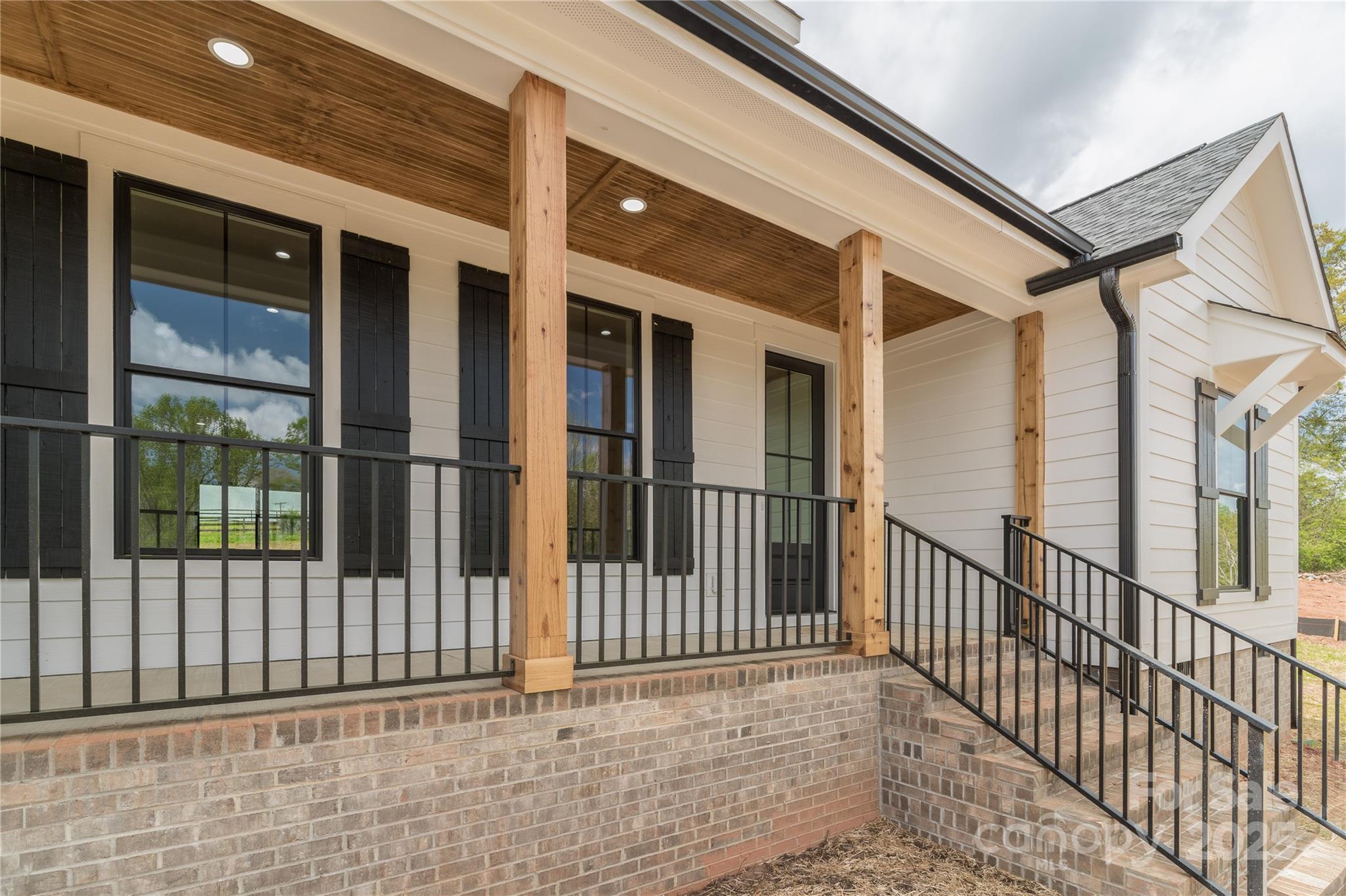 2657 Polo Lane Property Photo 3