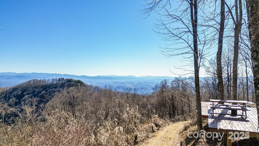 2530 Secluded Valley Road Property Photo 12