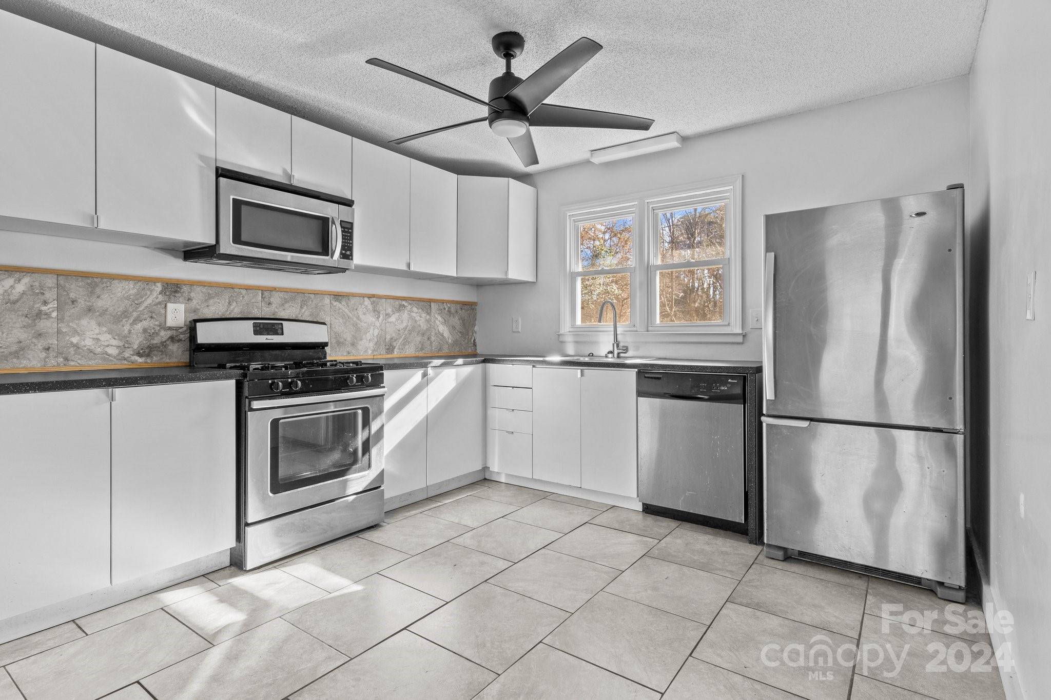 800 Peachtree Road Property Photo 4