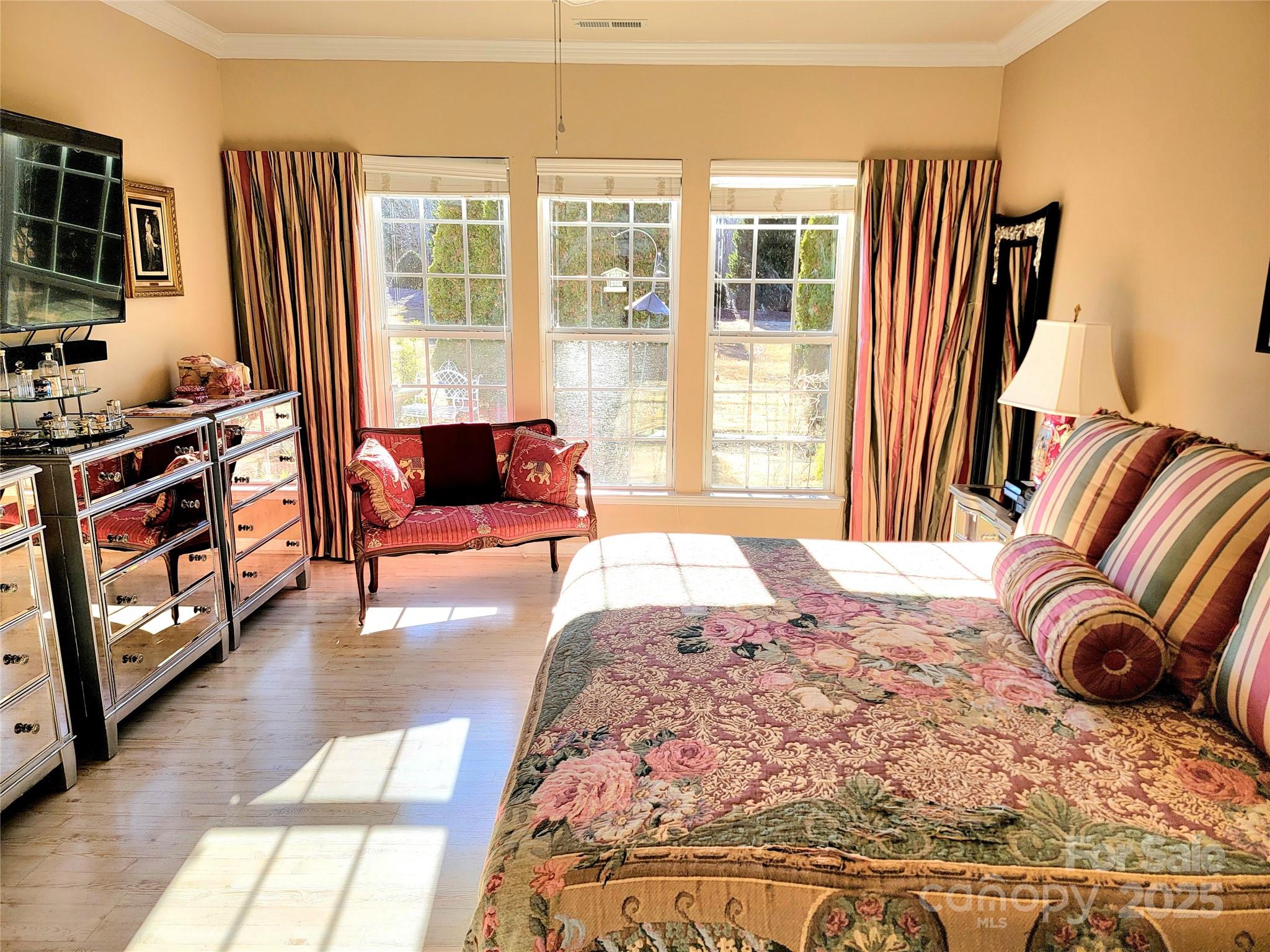5981 Bison Court Property Photo 23