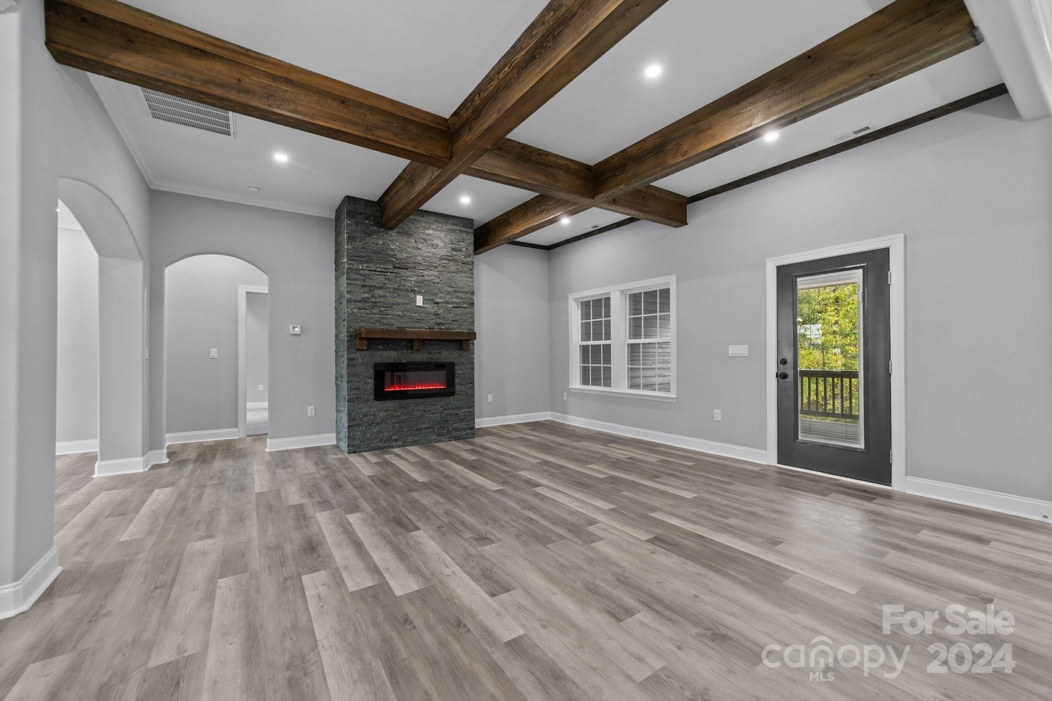2694 Woodcrest Drive Property Photo 8
