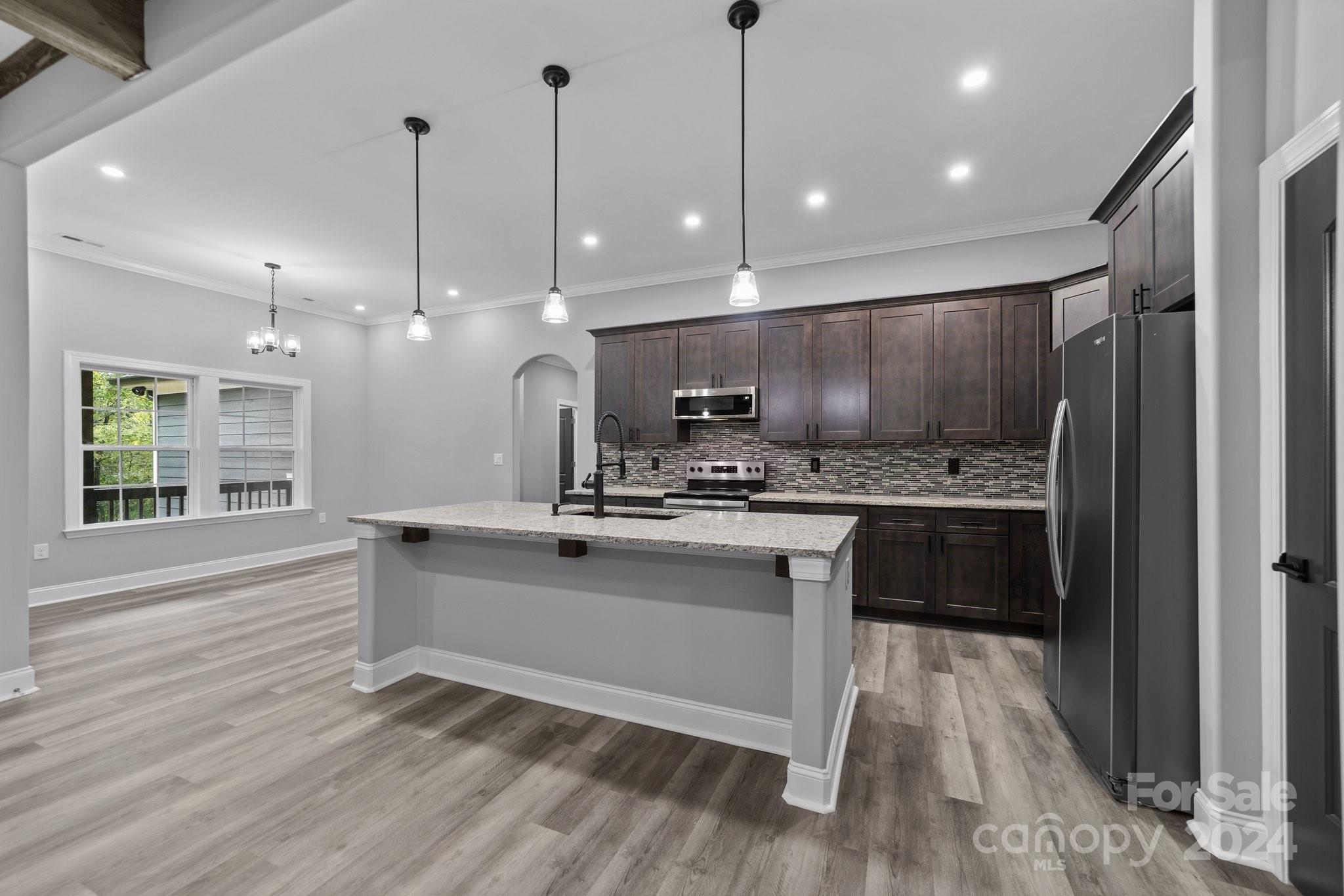 2694 Woodcrest Drive Property Photo 12