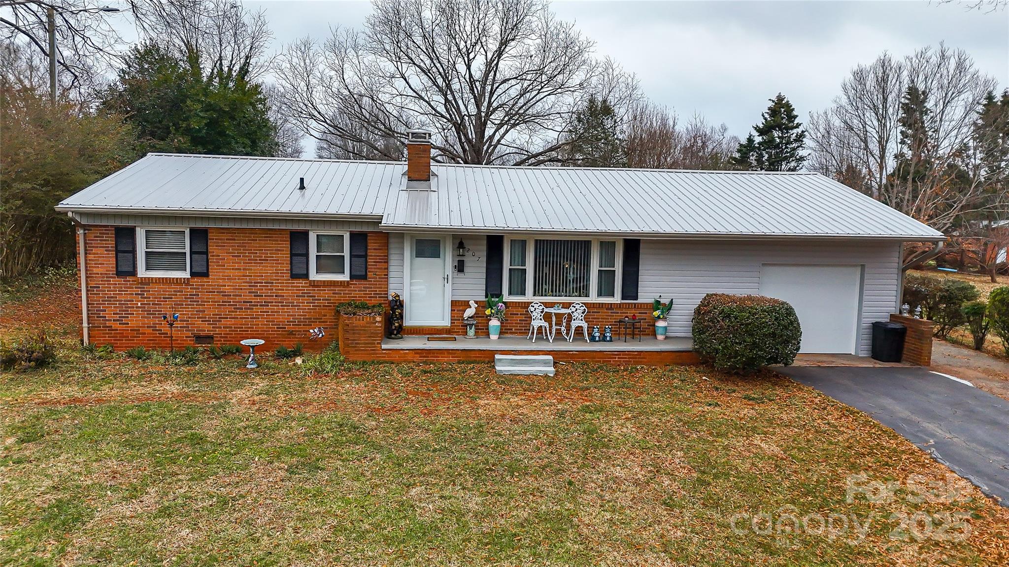 207 Stacy Street Property Photo