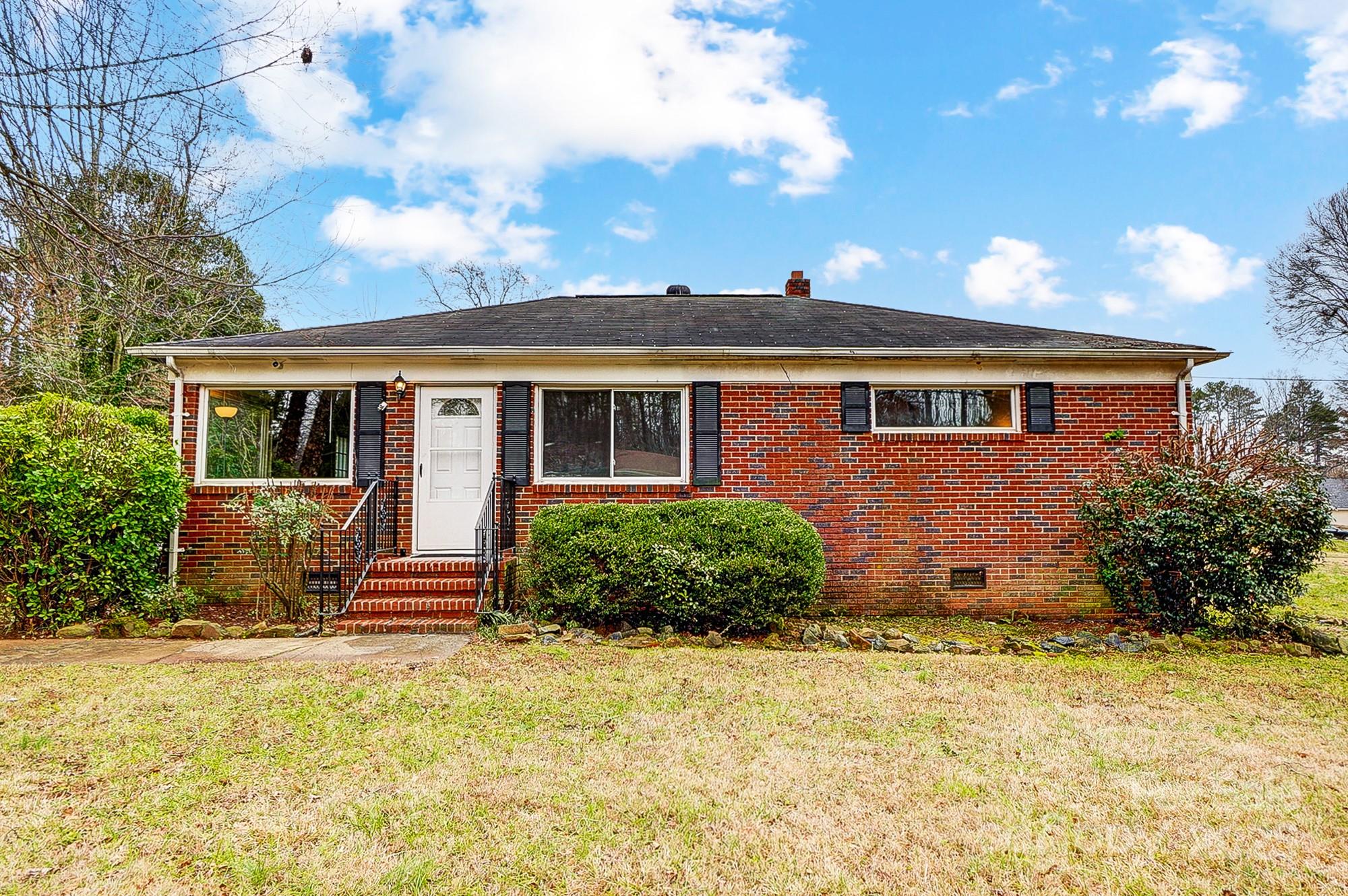 2504 Juniper Drive Property Photo 1