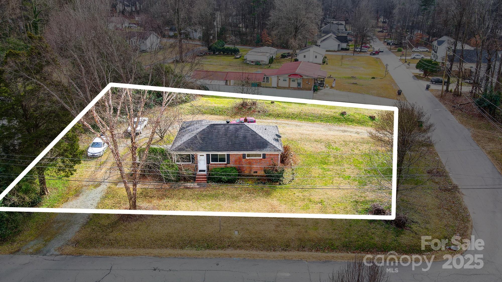 2504 Juniper Drive Property Photo 2