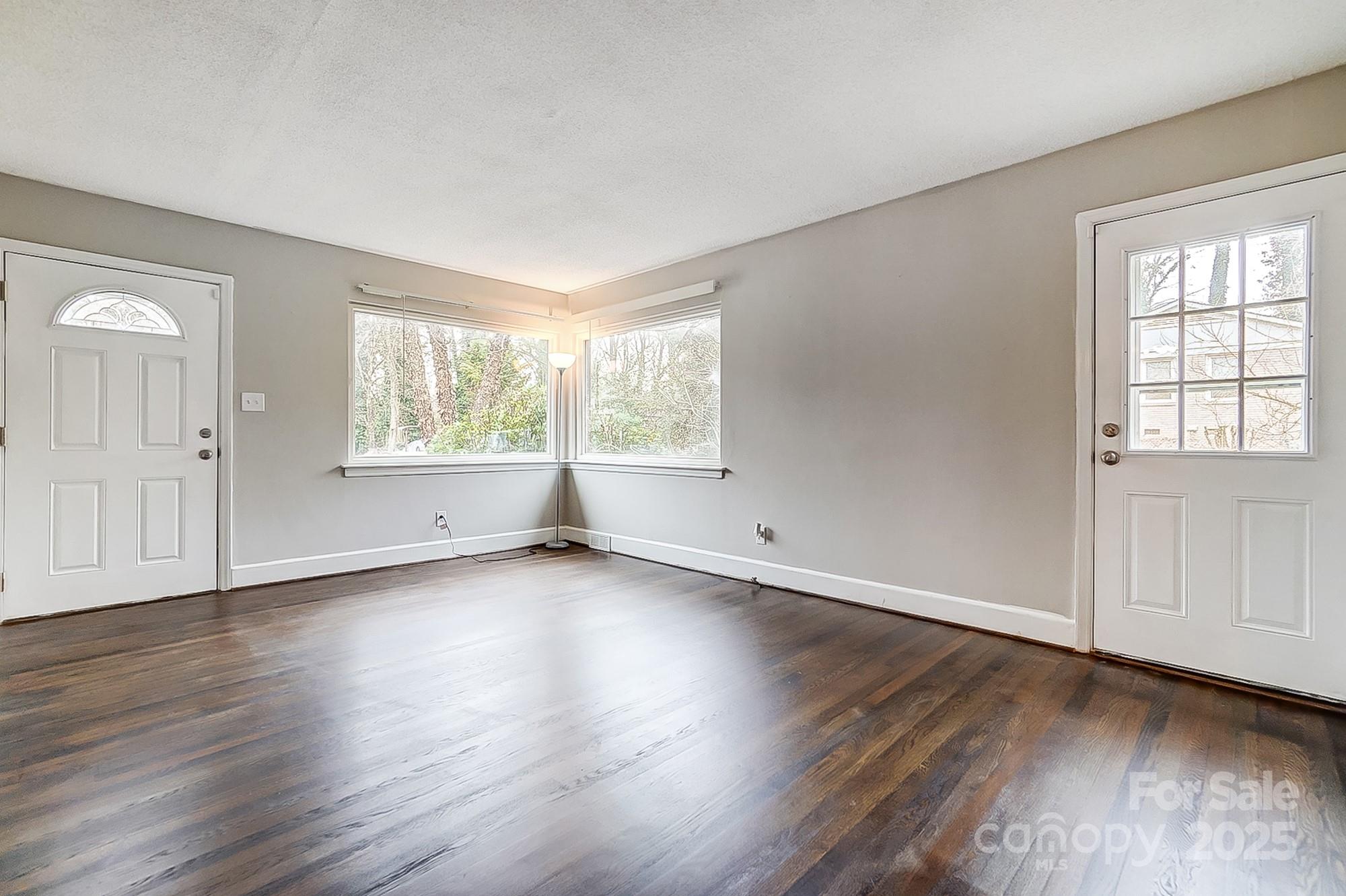 2504 Juniper Drive Property Photo 4