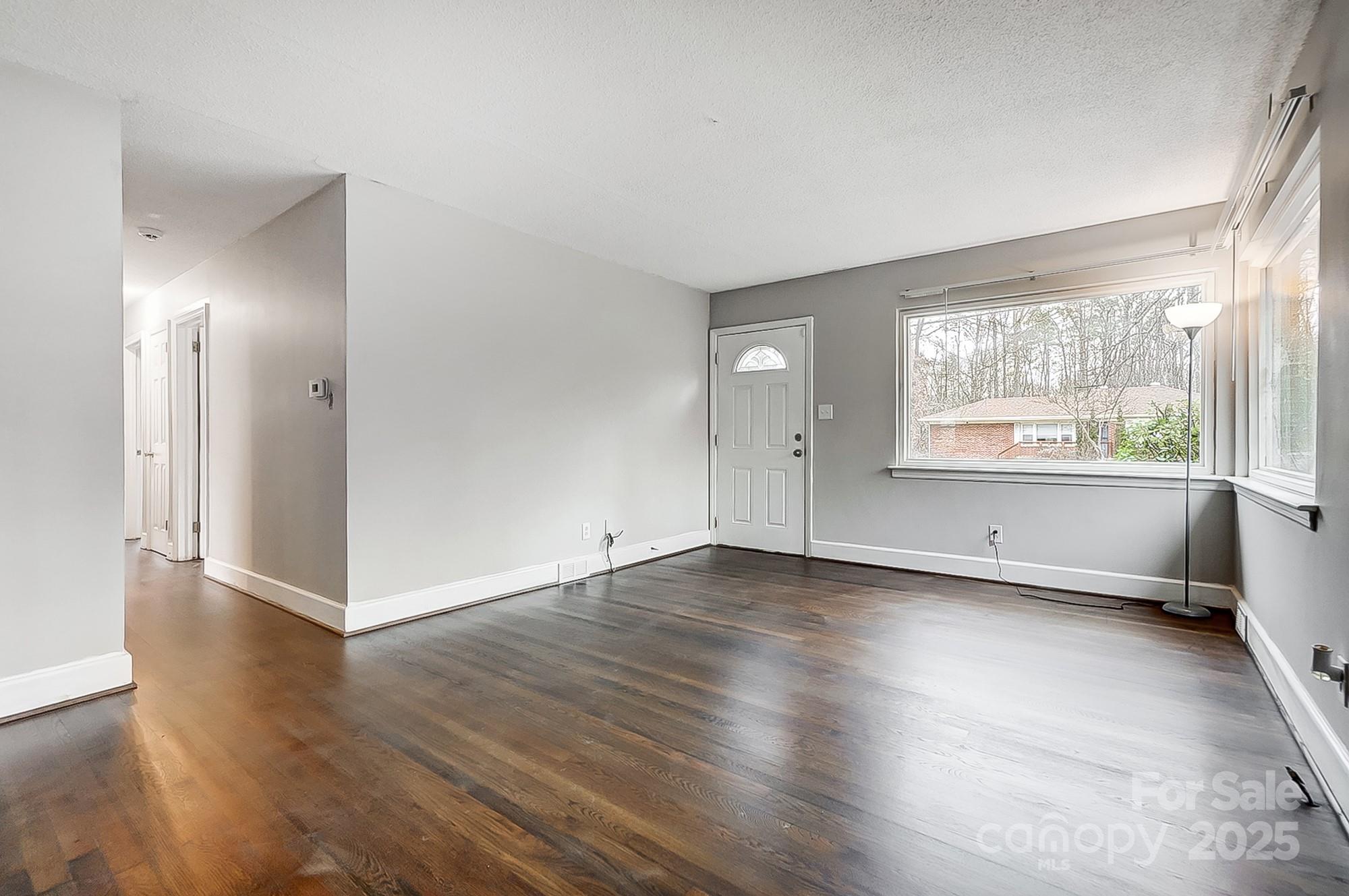 2504 Juniper Drive Property Photo 5