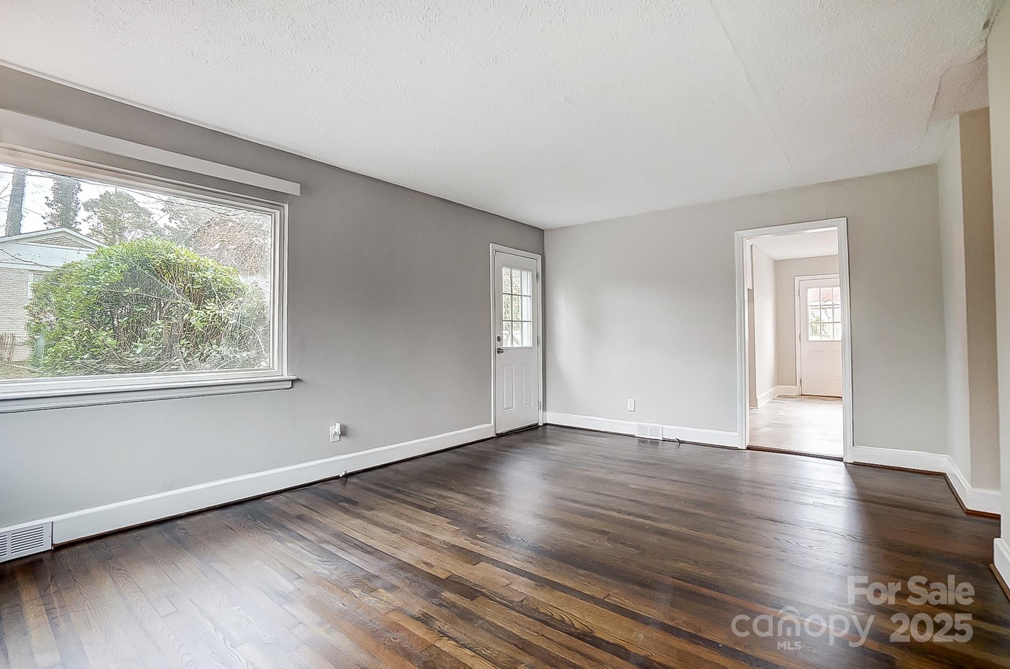 2504 Juniper Drive Property Photo 7