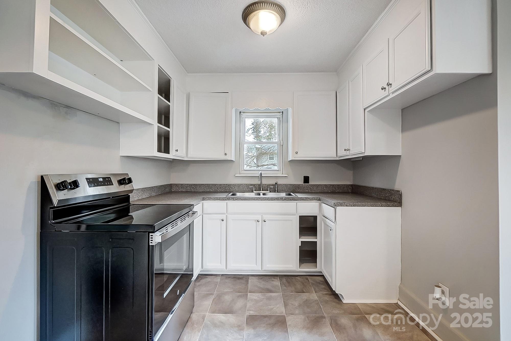 2504 Juniper Drive Property Photo 10