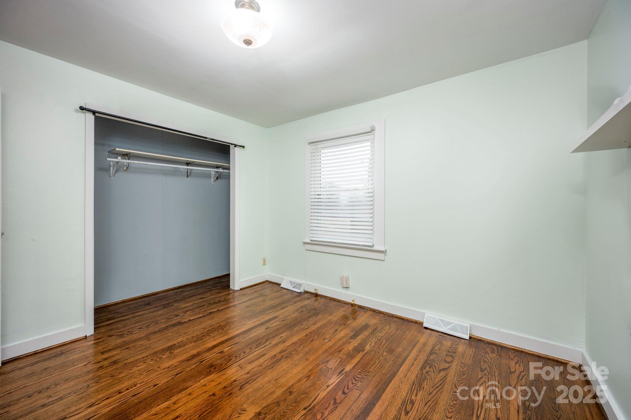 333 W Wilson Avenue Property Photo 15
