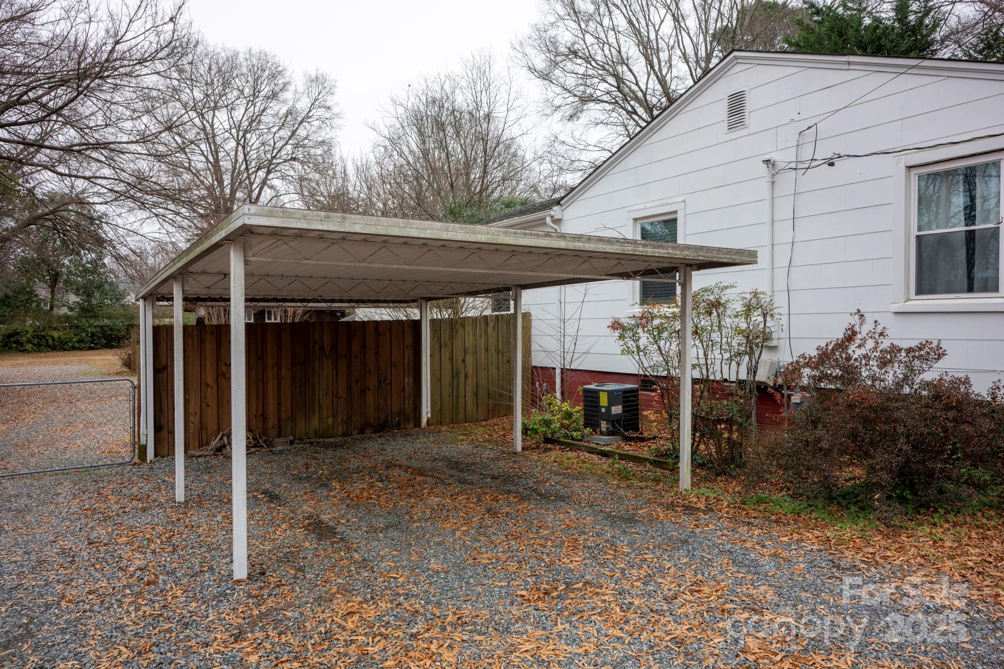 333 W Wilson Avenue Property Photo 29